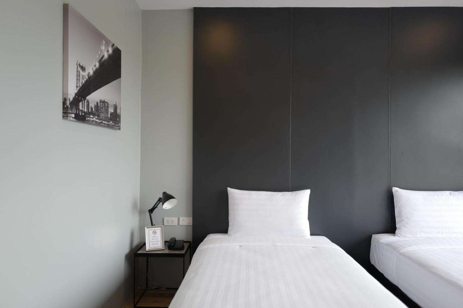 Basic Double Room or Twin Room with Balcony - Photo 6