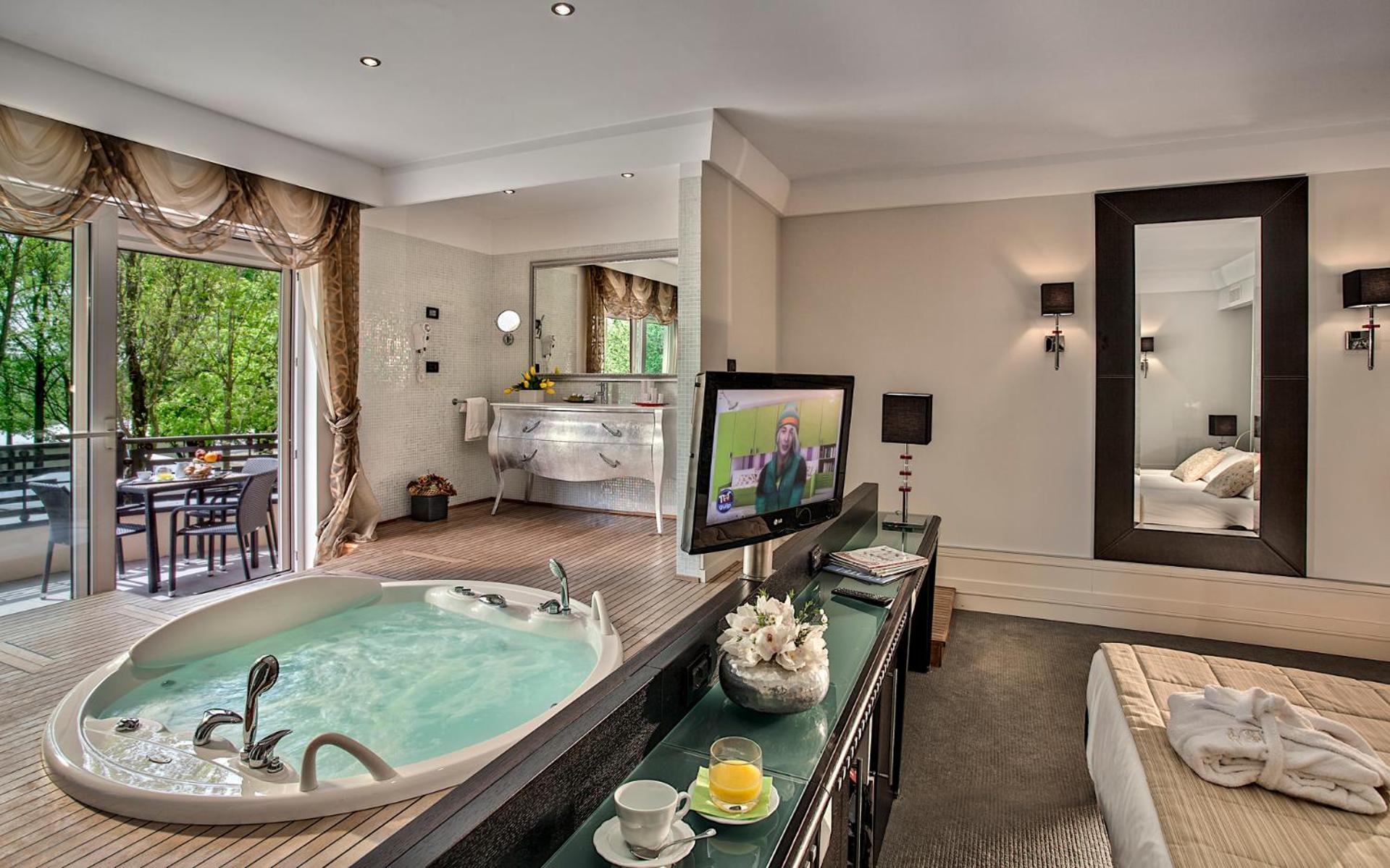 Junior Suite with Terrace - Photo 2
