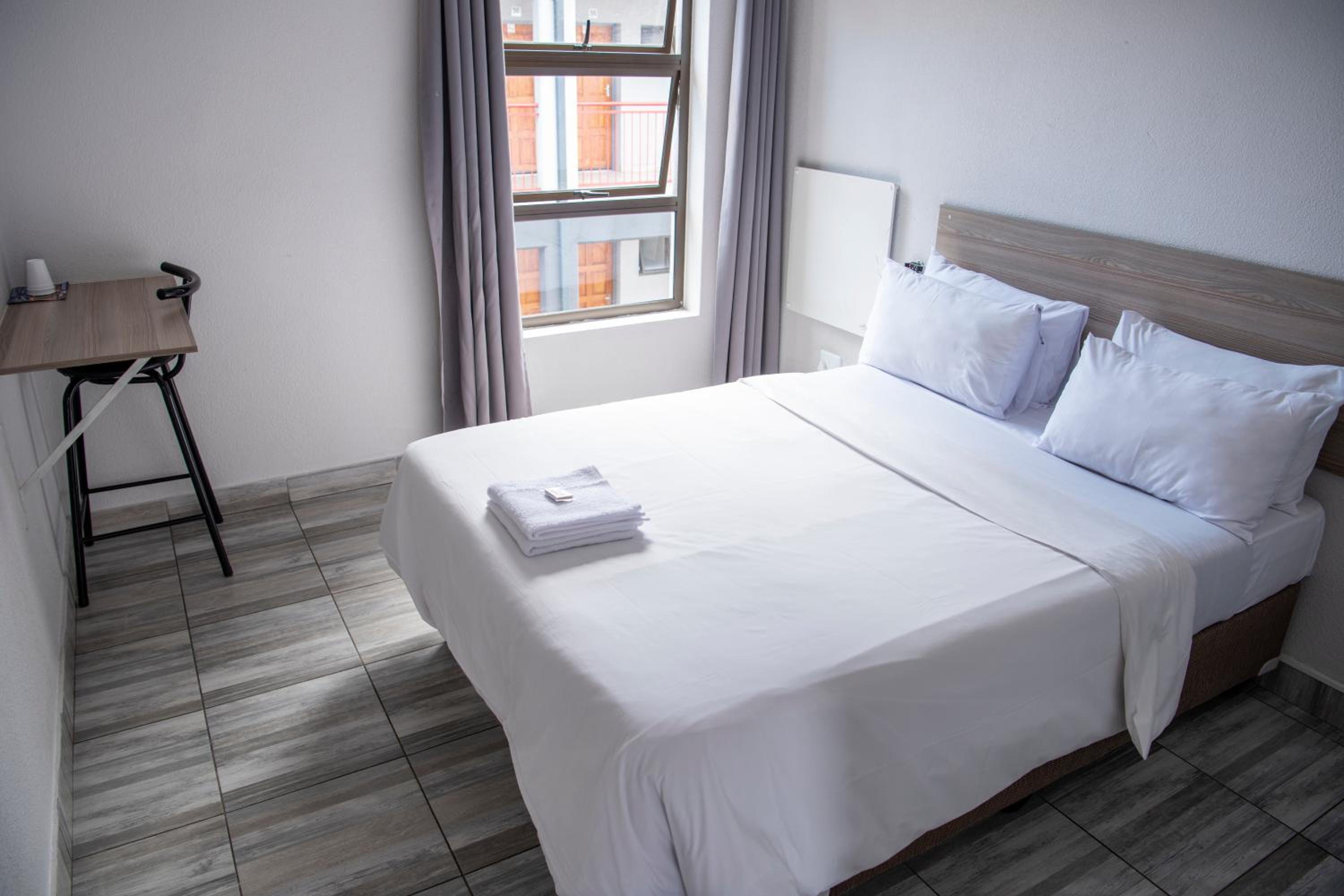 Deluxe Room - Photo 6