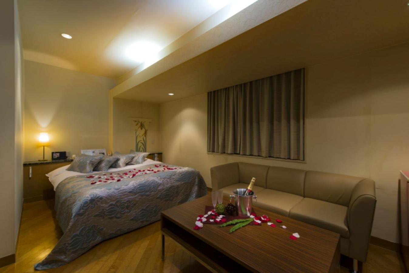 Double Room - Photo 5