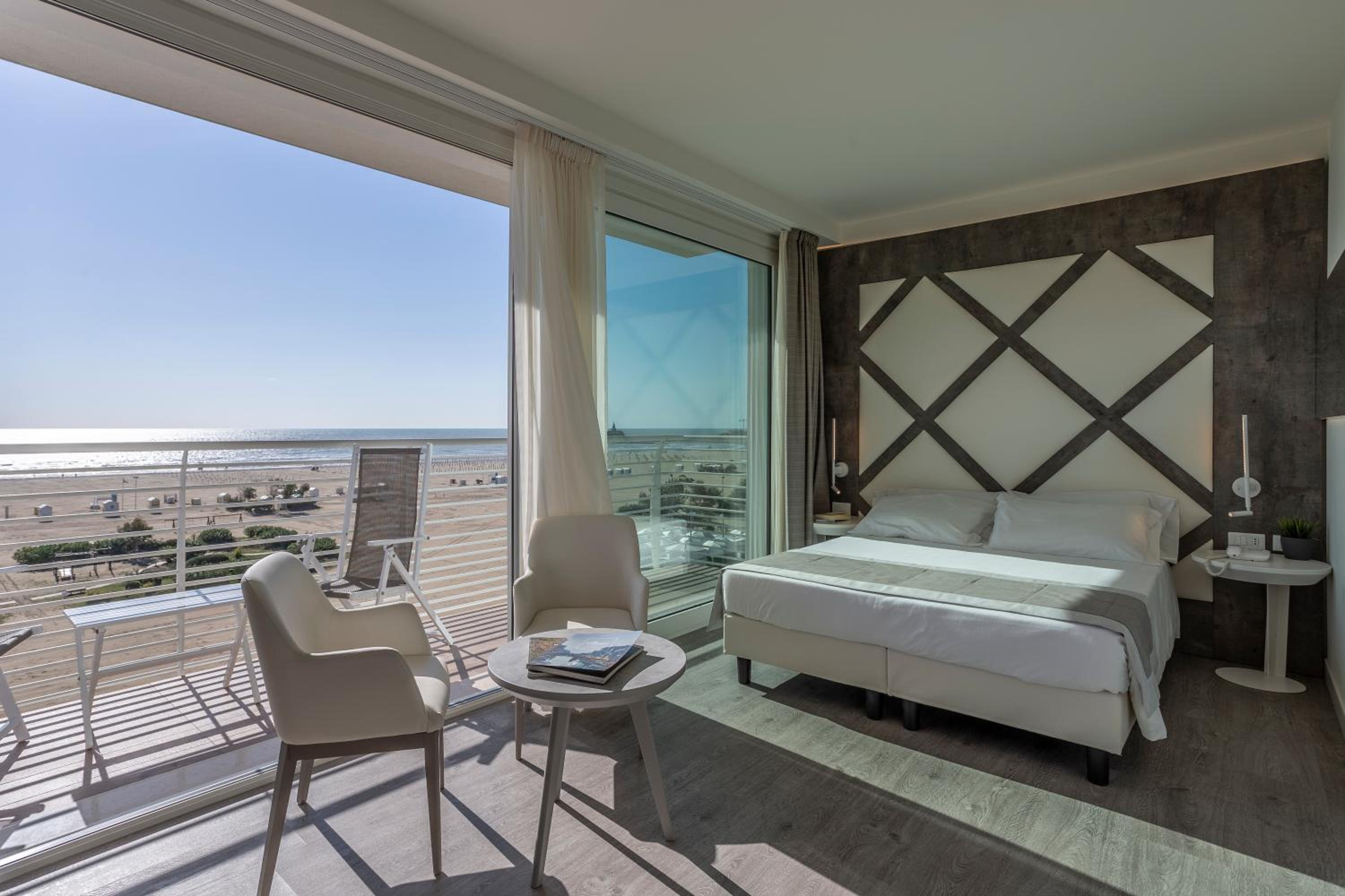 Suite with Front Sea View