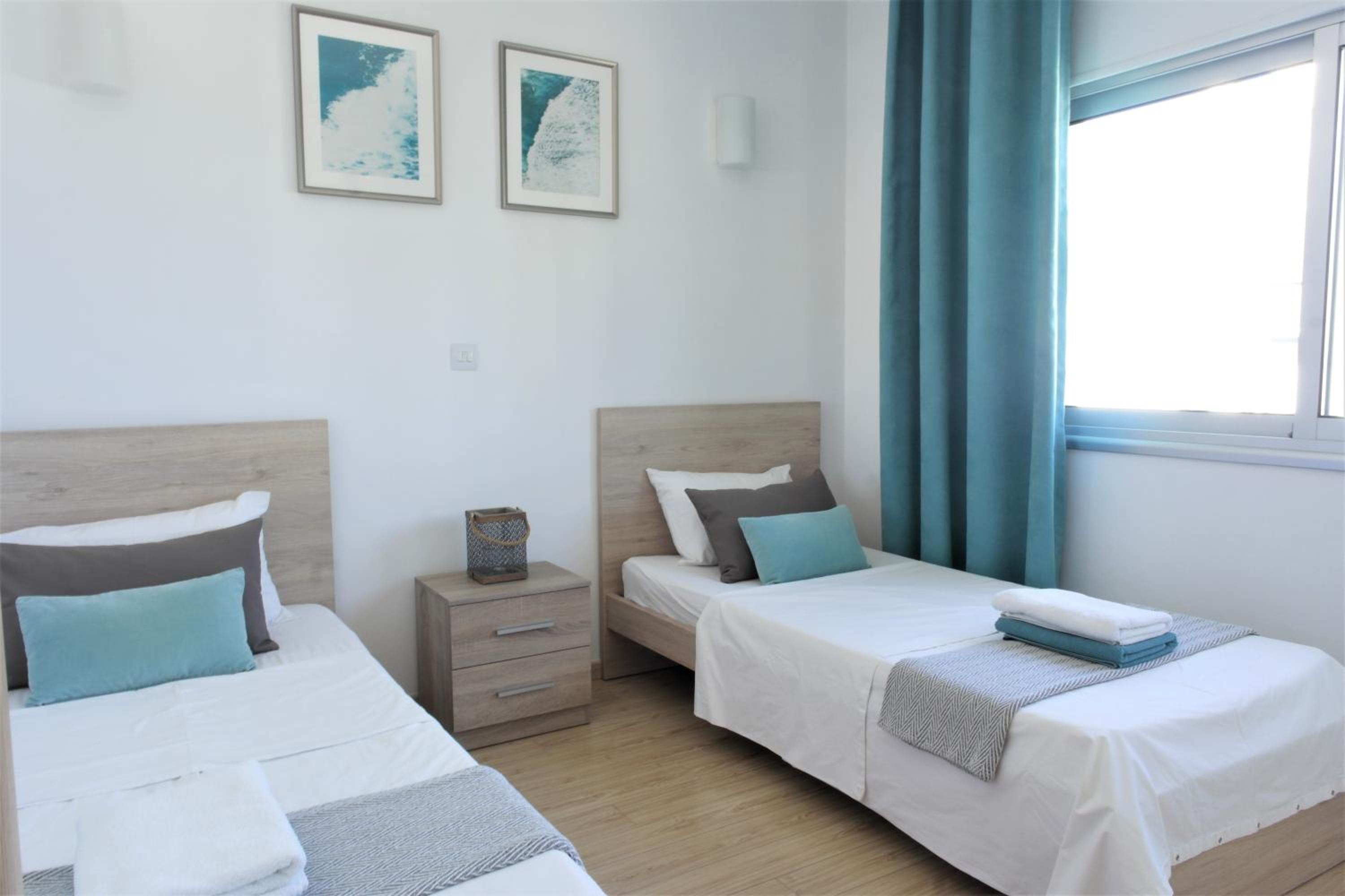 Two-Bedroom Apartment with City View photo 2