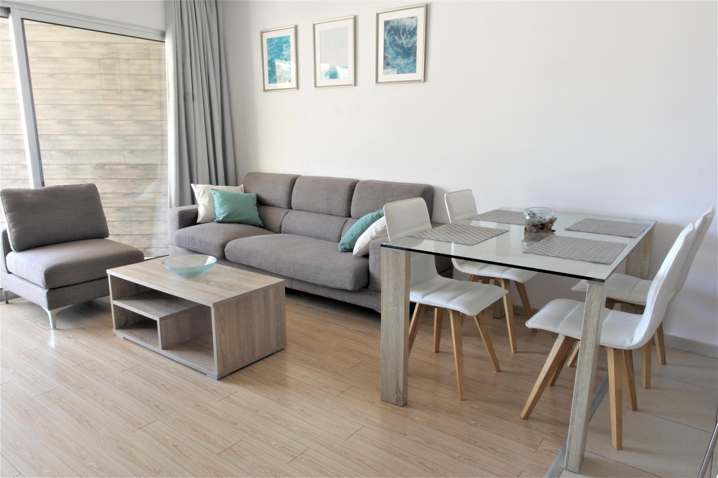 Two-Bedroom Apartment with City View photo 3