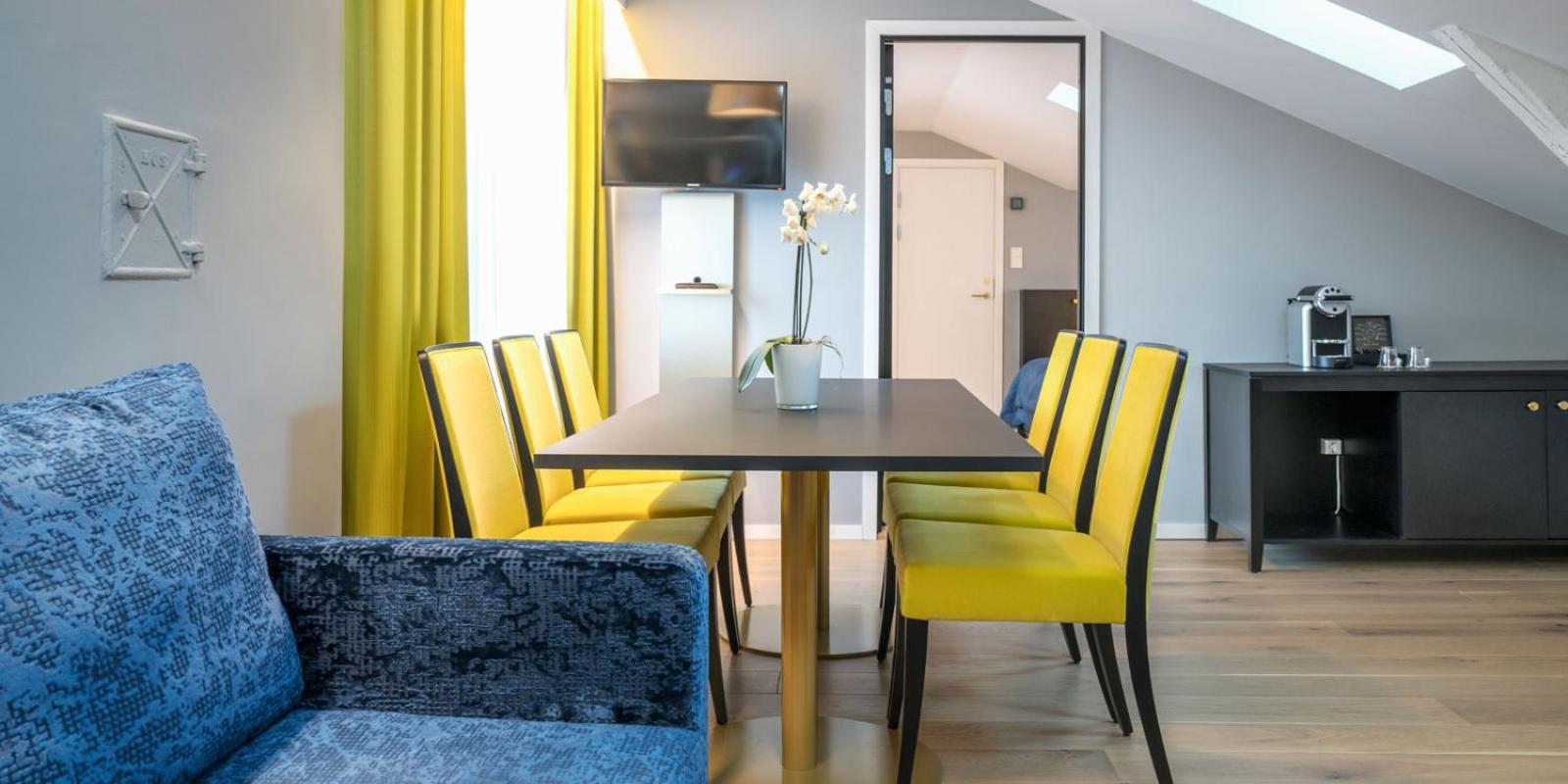 Suite - Photo 3