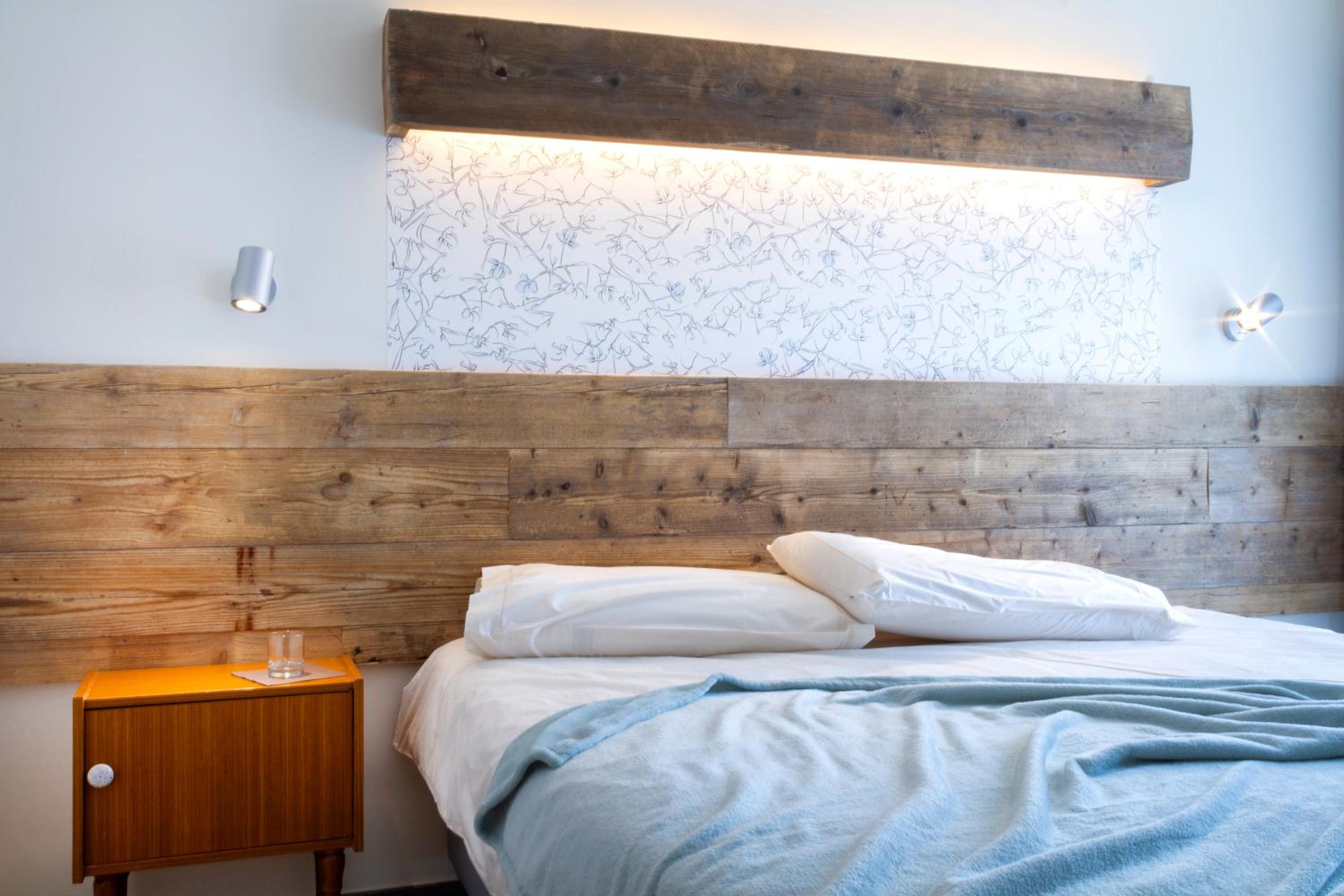 Double or Twin Room with Mountain View photo 2