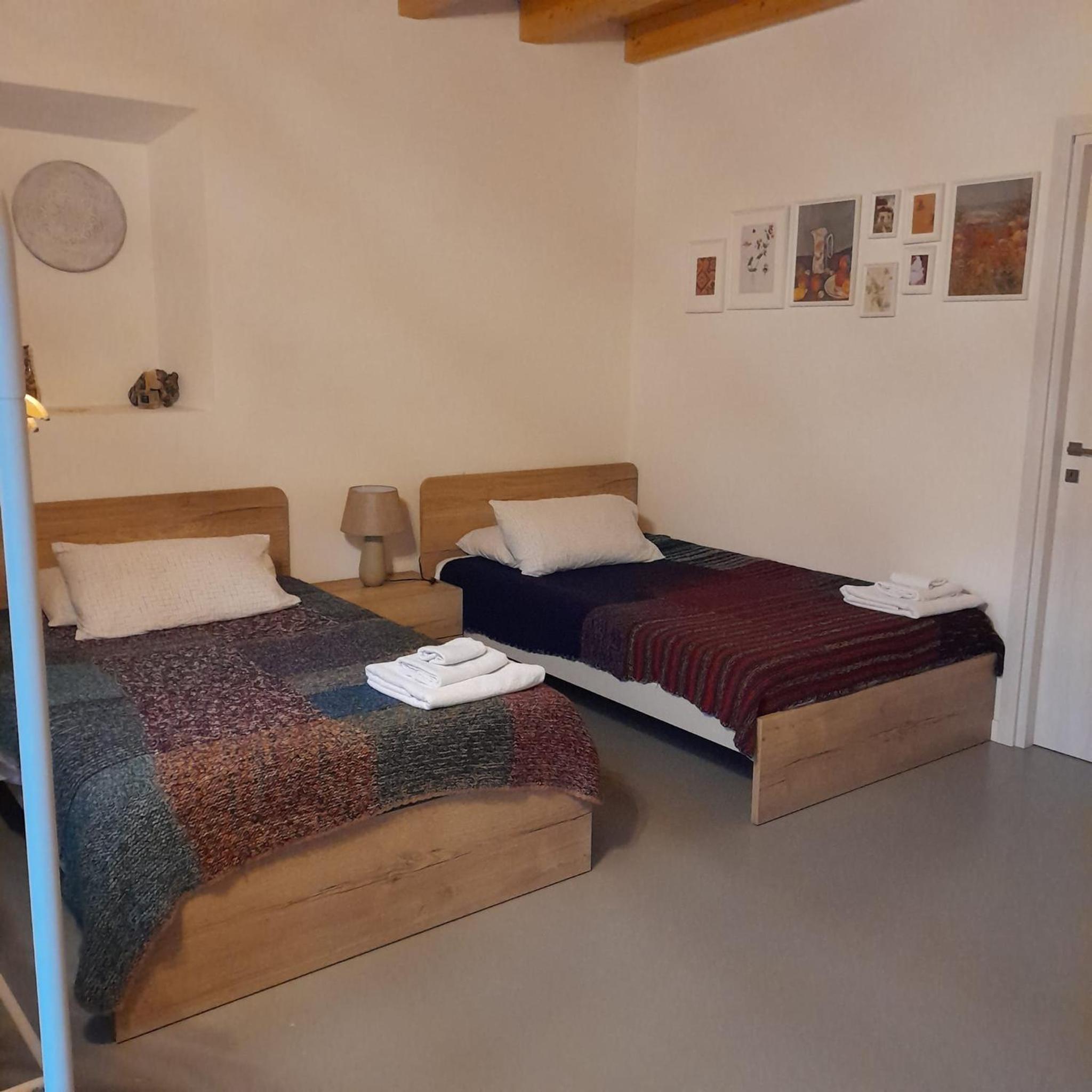 Quadruple Room with Private Bathroom - Photo 5