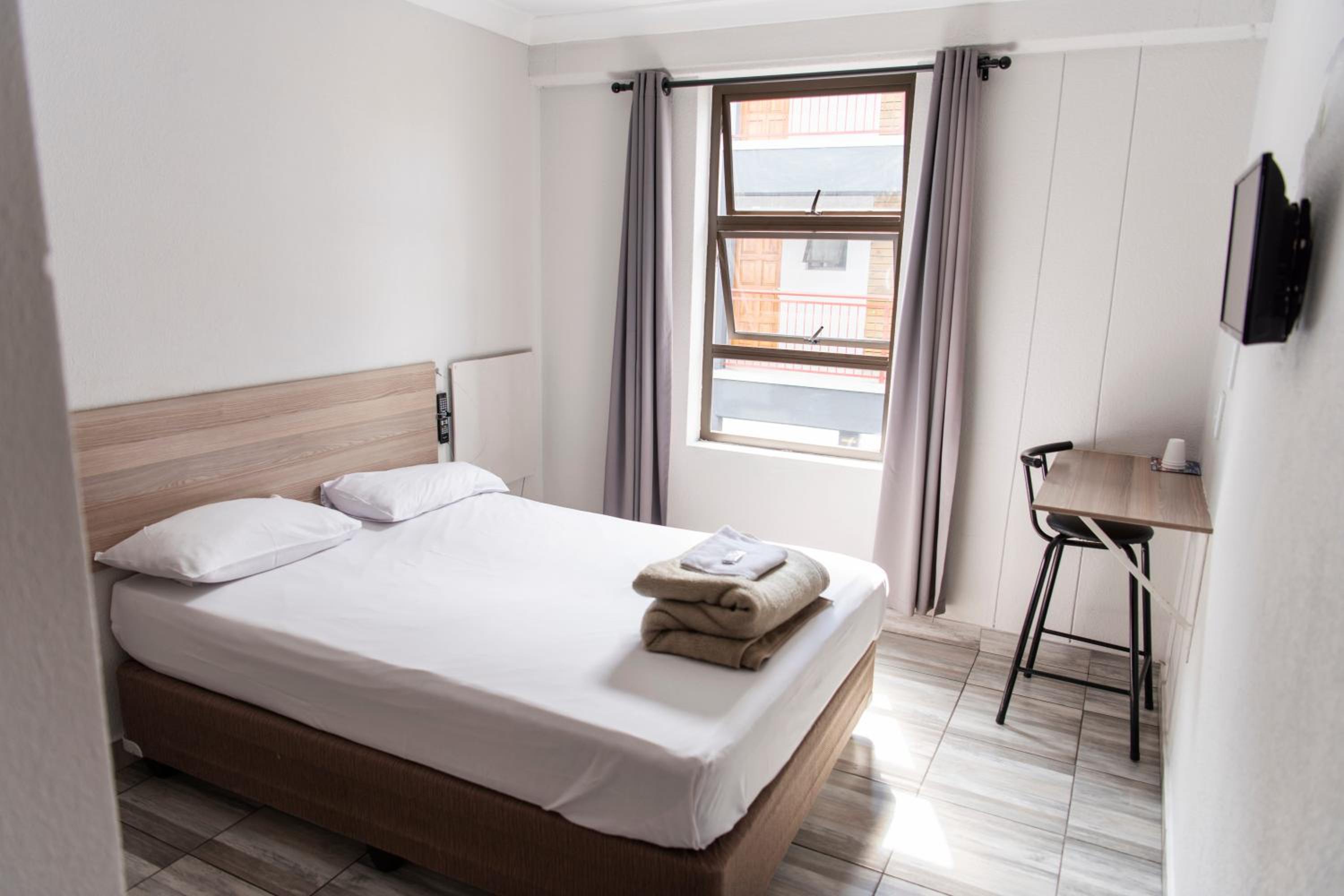 Standard Double Room - Photo 5