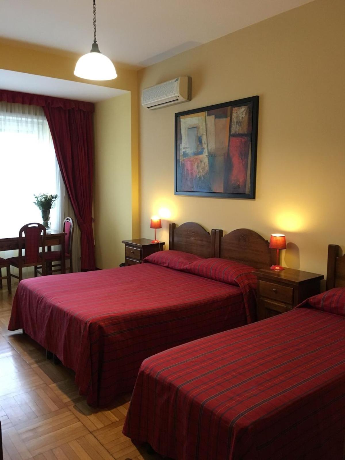 Triple Room with Private Bathroom photo 1