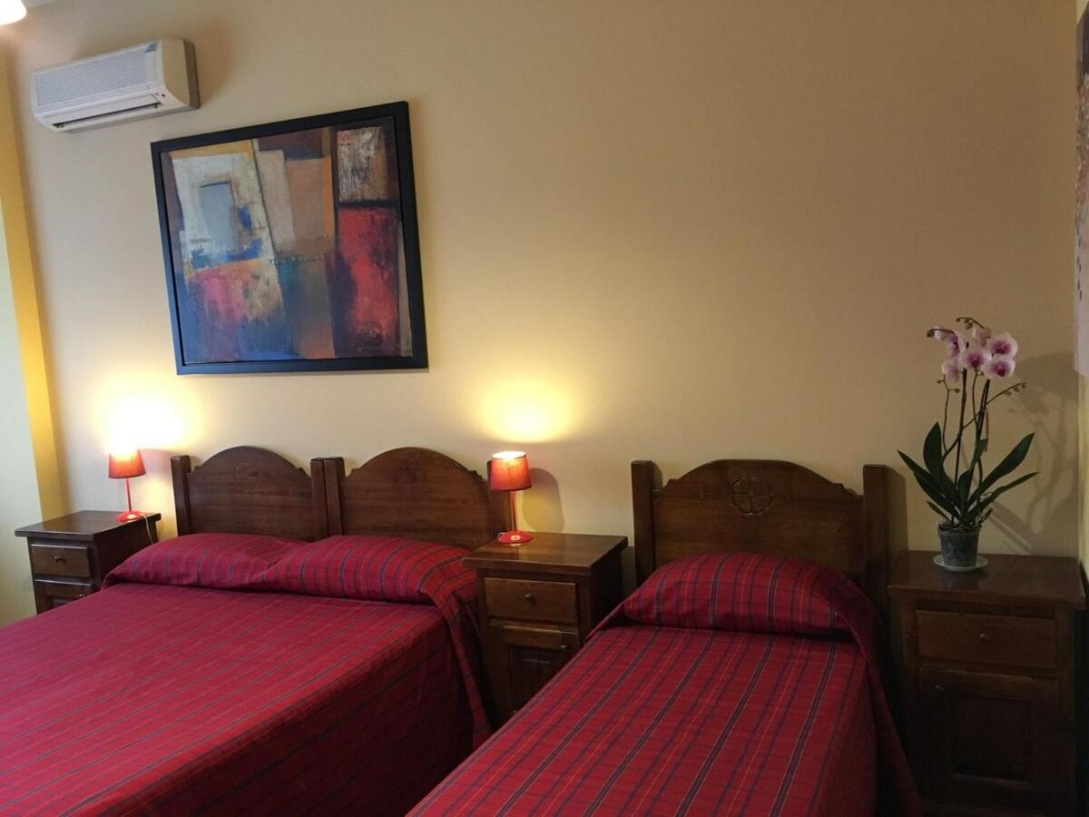 Quadruple Room with Private Bathroom photo 1