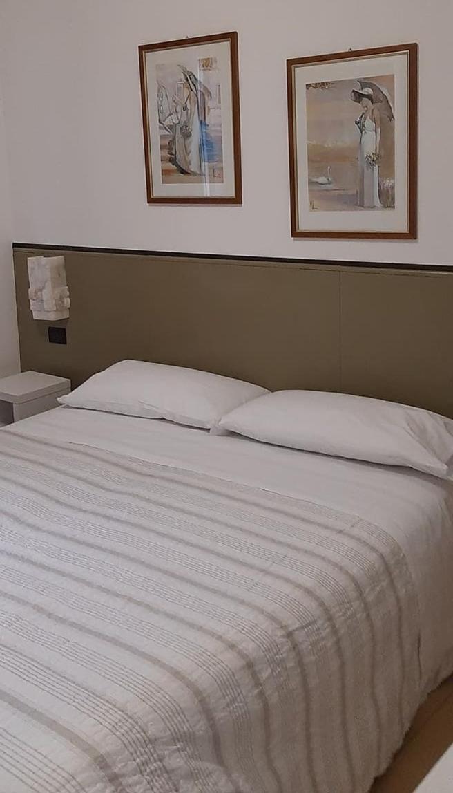 Double or Twin Room with Private Bathroom photo 1