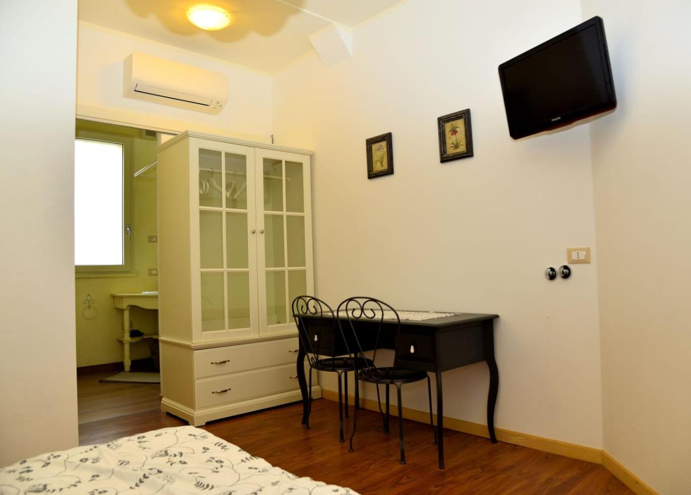 Deluxe Double or Twin Room photo 2