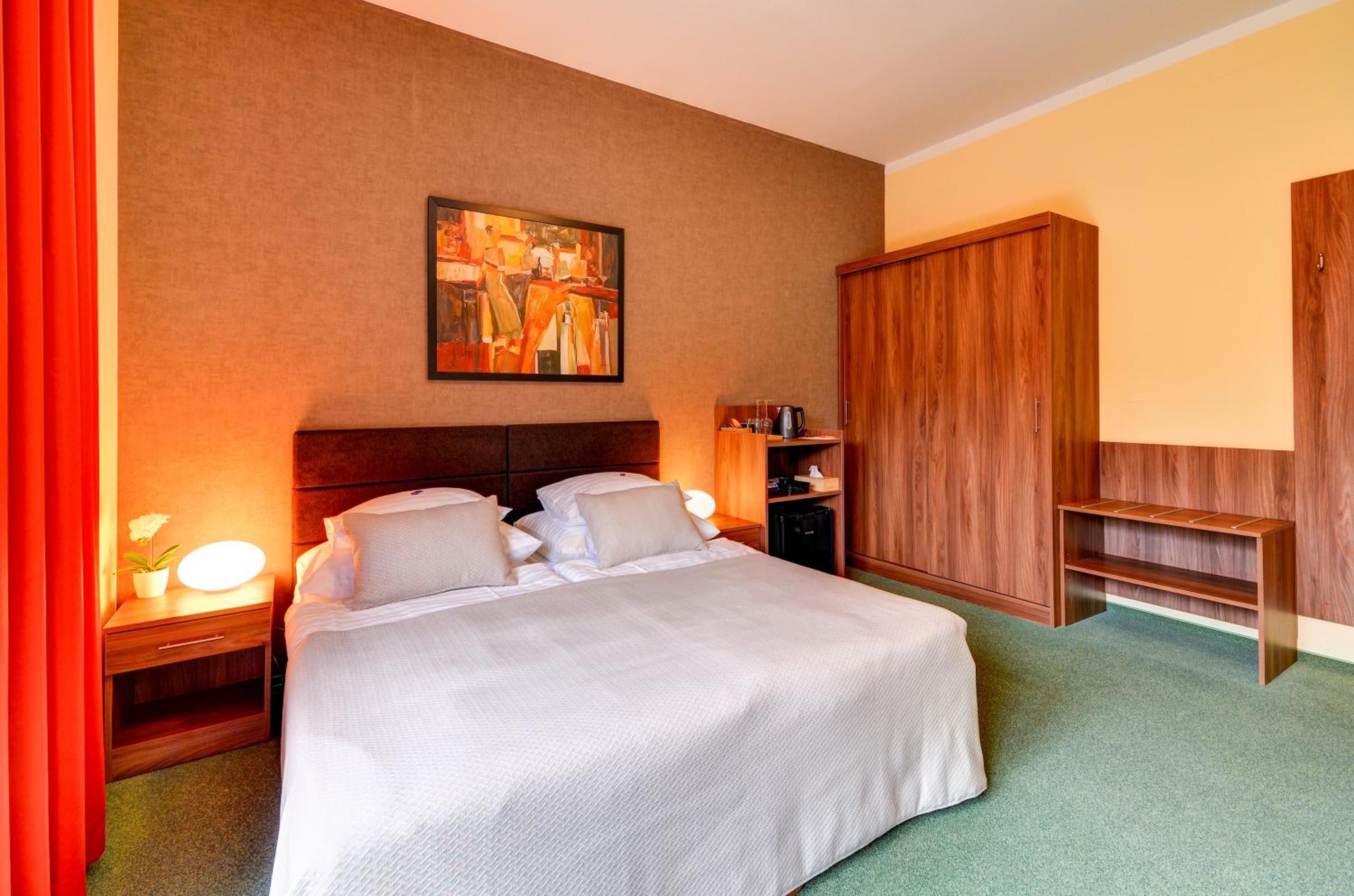 Double or Twin Room - Photo 2