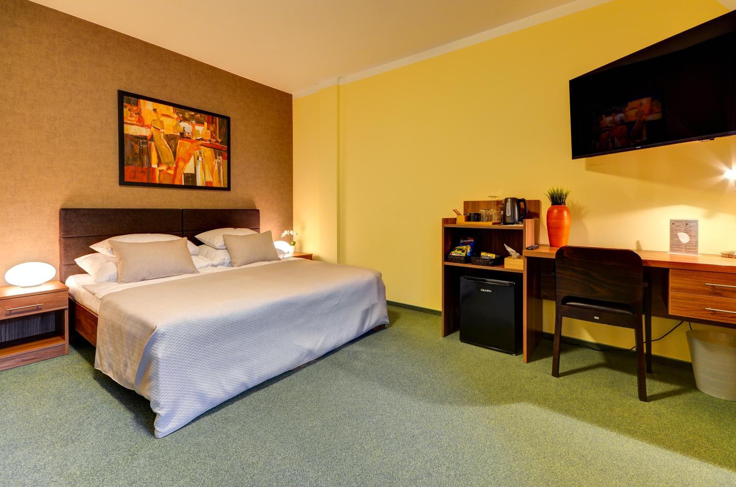 Double or Twin Room - Photo 3