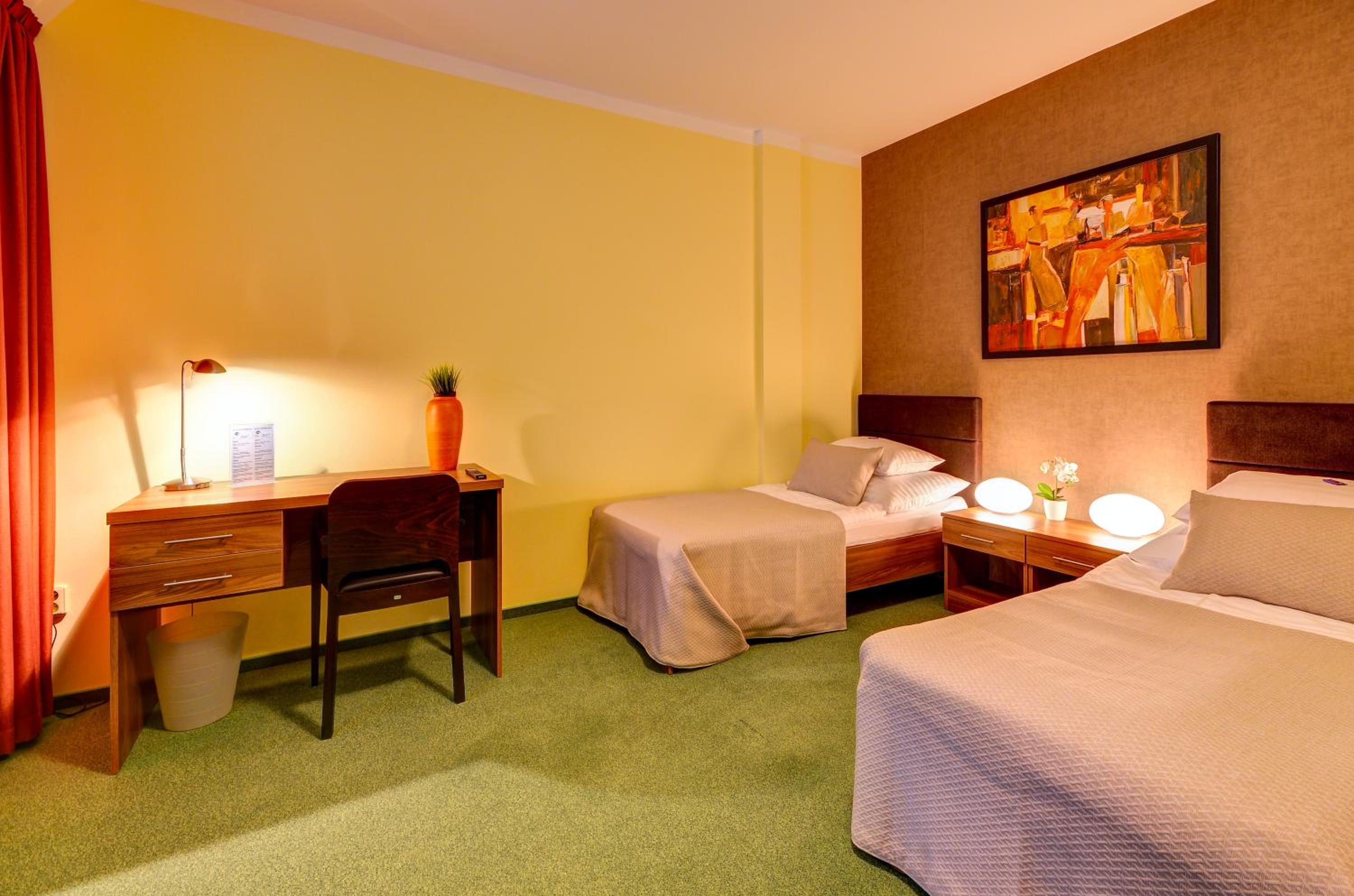 Double or Twin Room - Photo 7