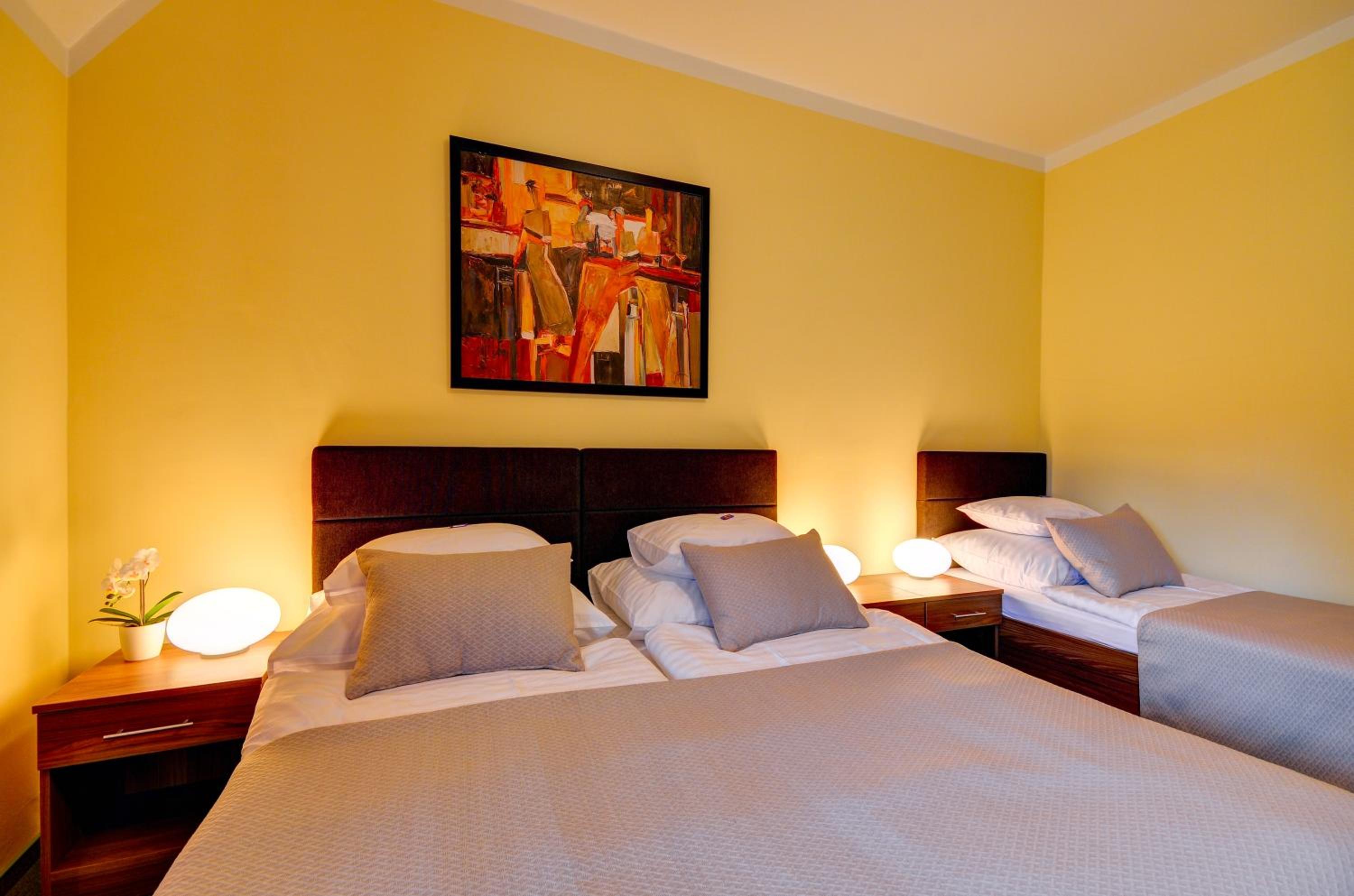 Triple Room - Photo 6