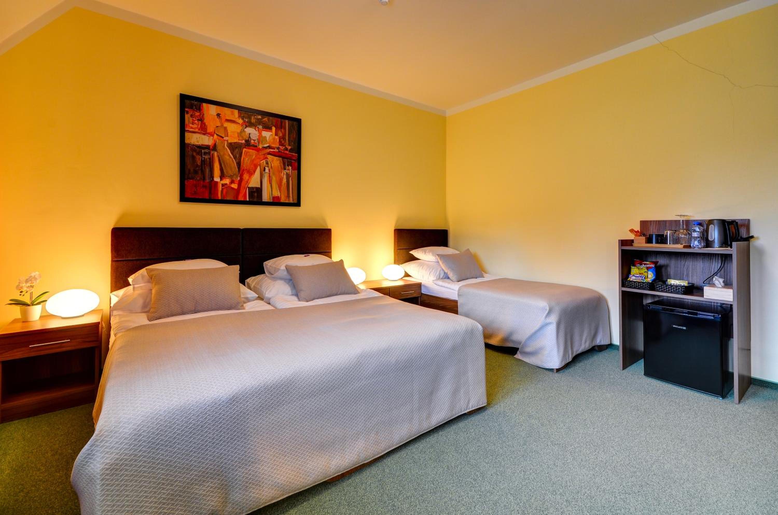 Triple Room - Photo 7