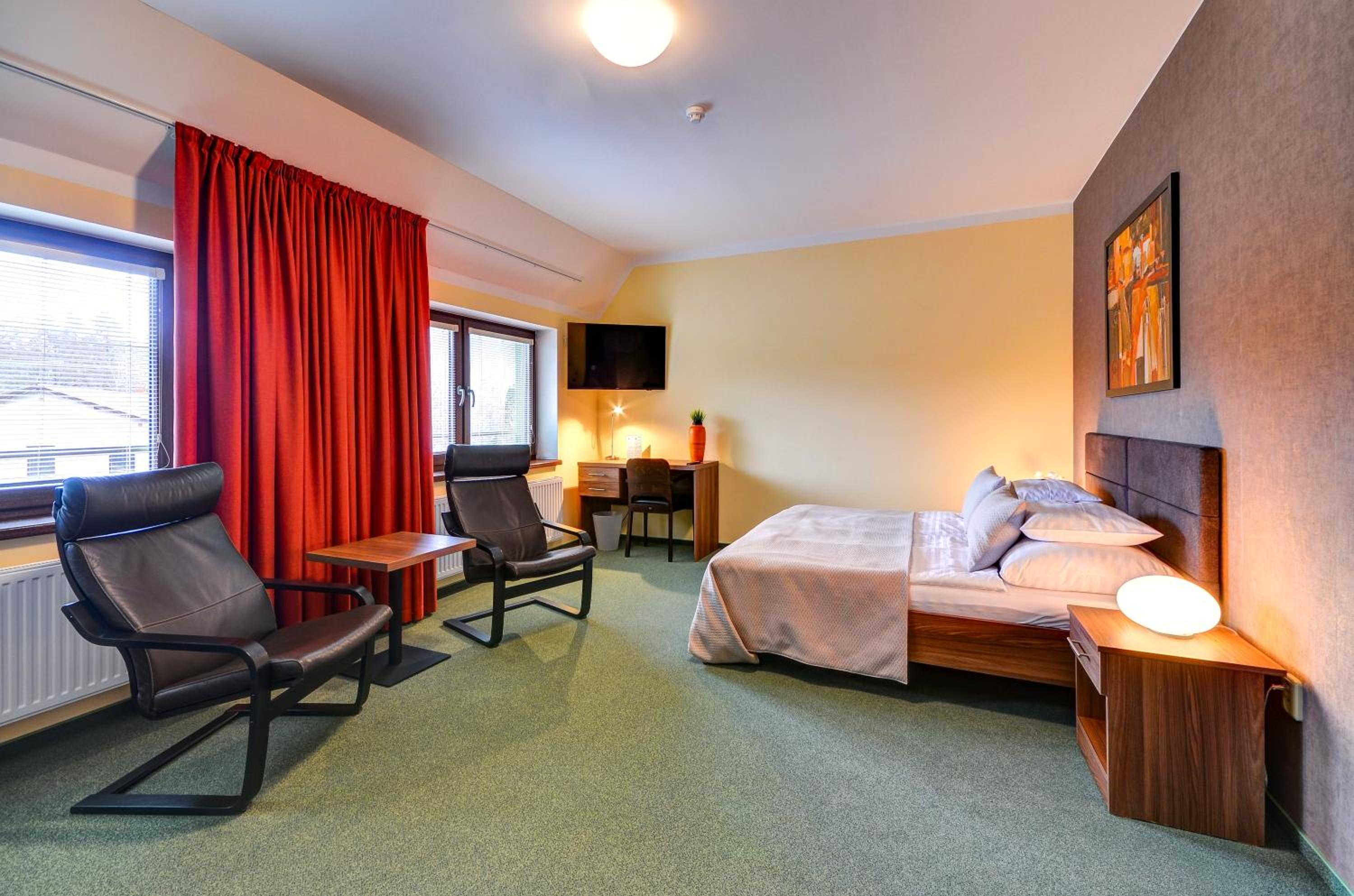 Triple Room - Photo 11