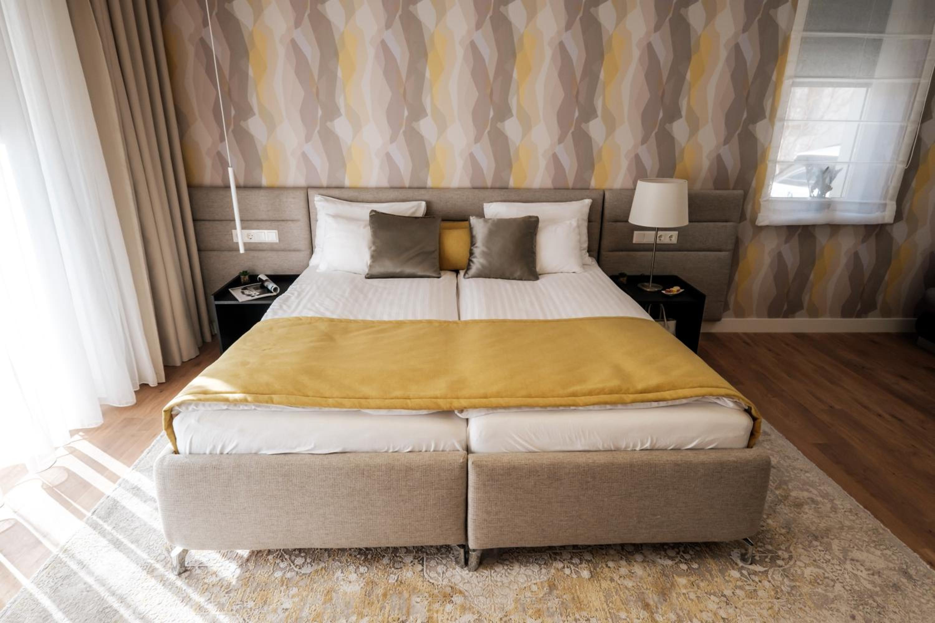 Large Double or Twin Room - Photo 17