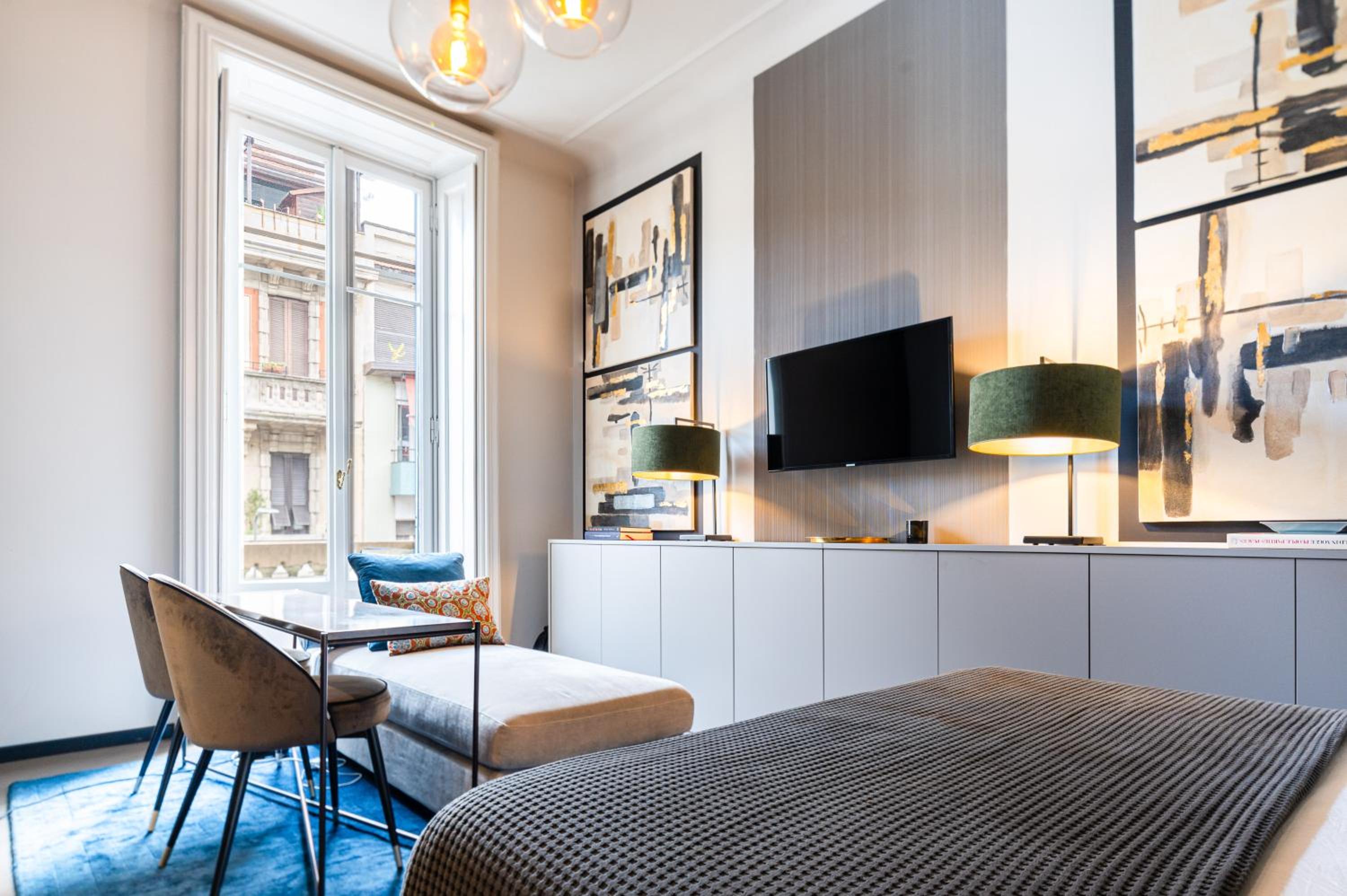 One-Bedroom Apartment