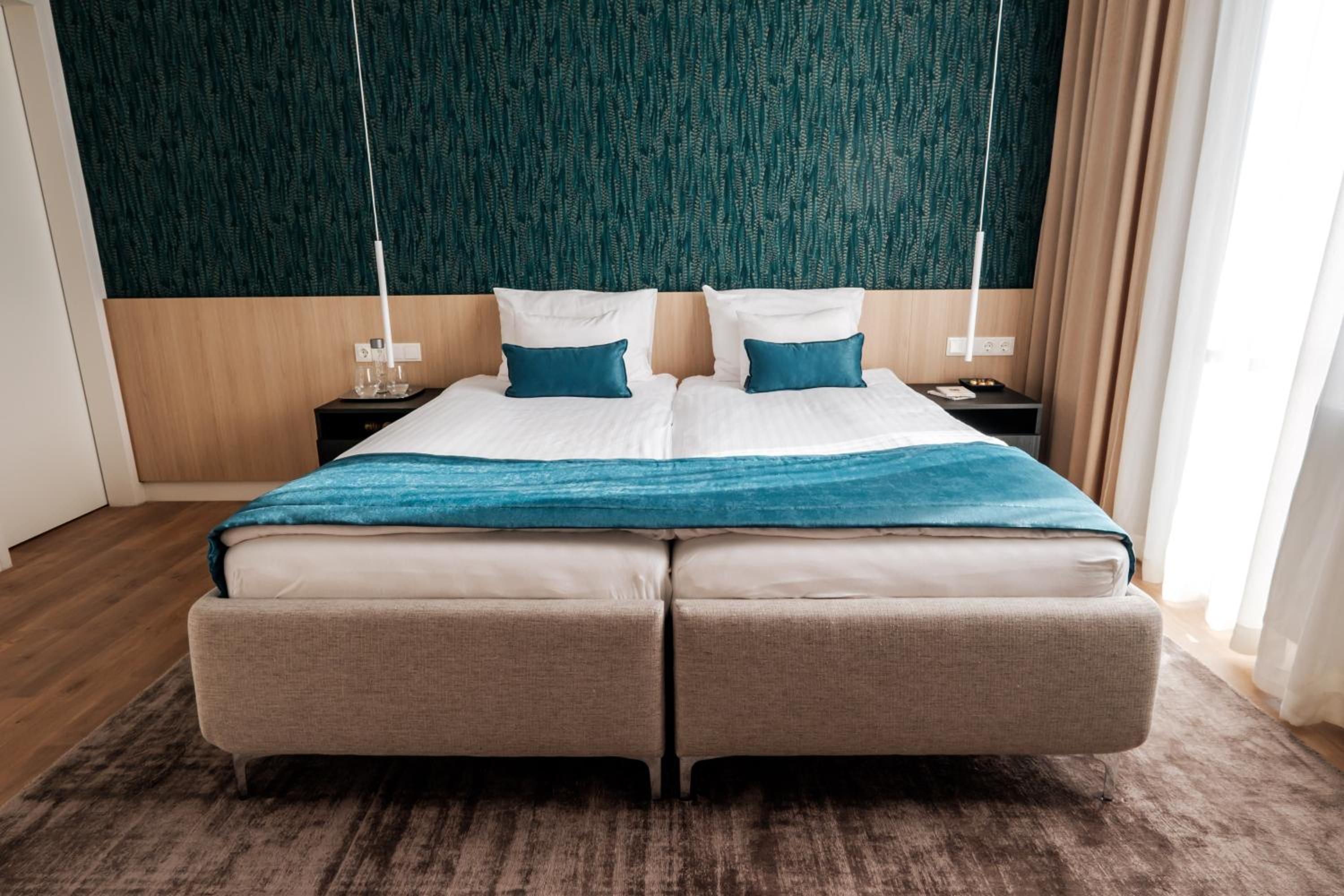 Deluxe Double Room - Photo 15