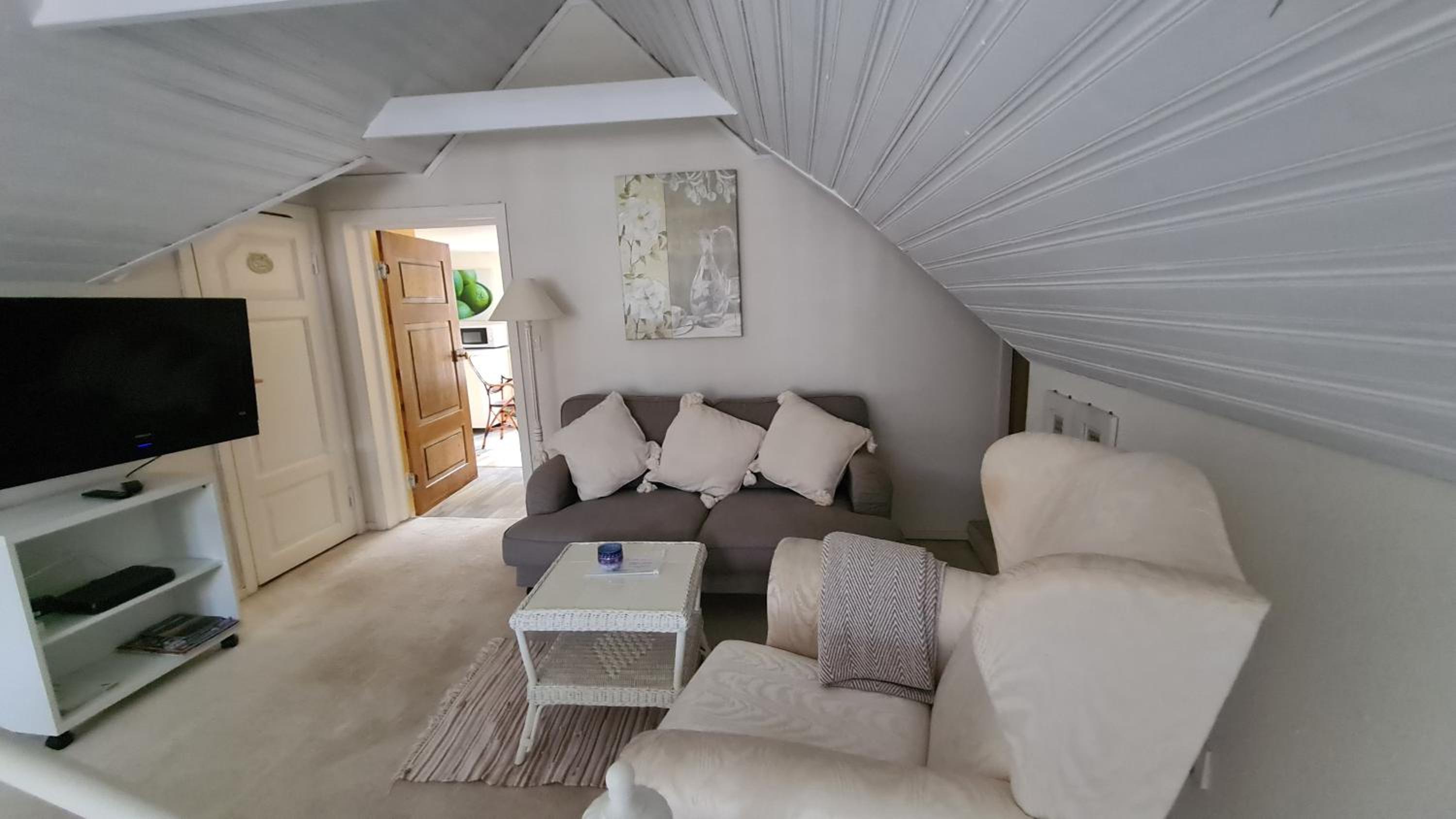 Triple Room - Photo 11