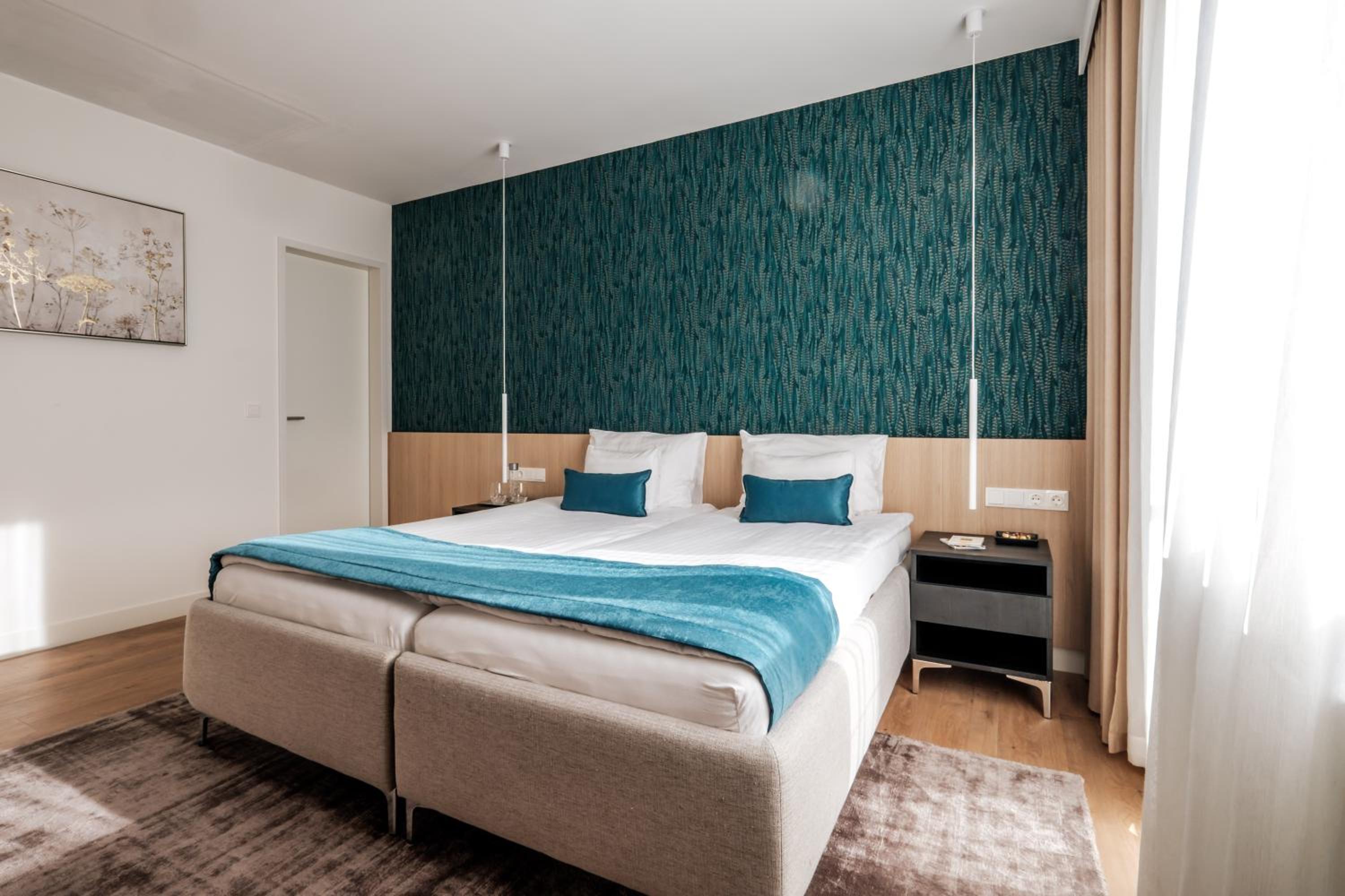 Deluxe Double Room - Photo 14
