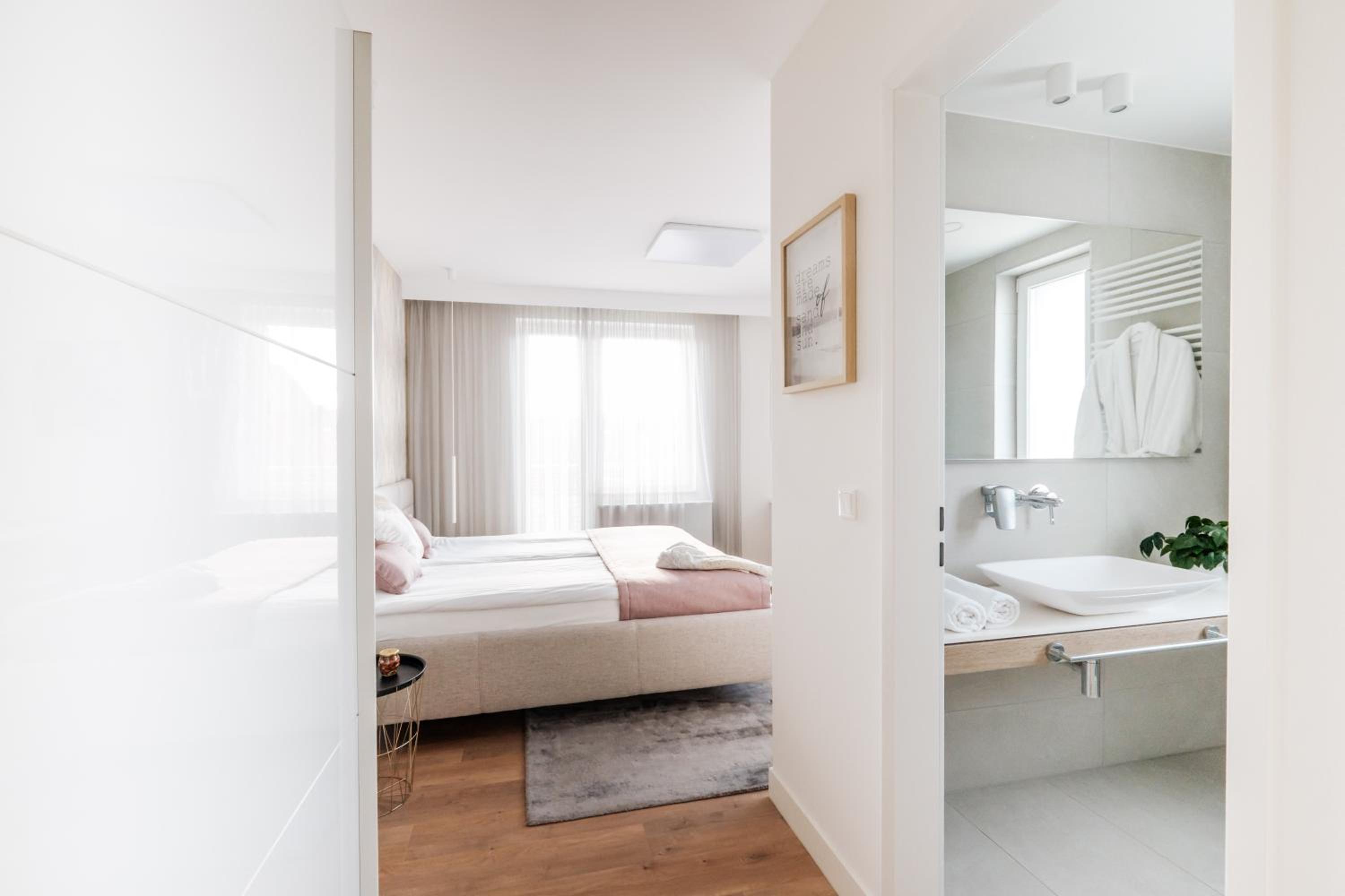 Deluxe Double Room - Photo 7