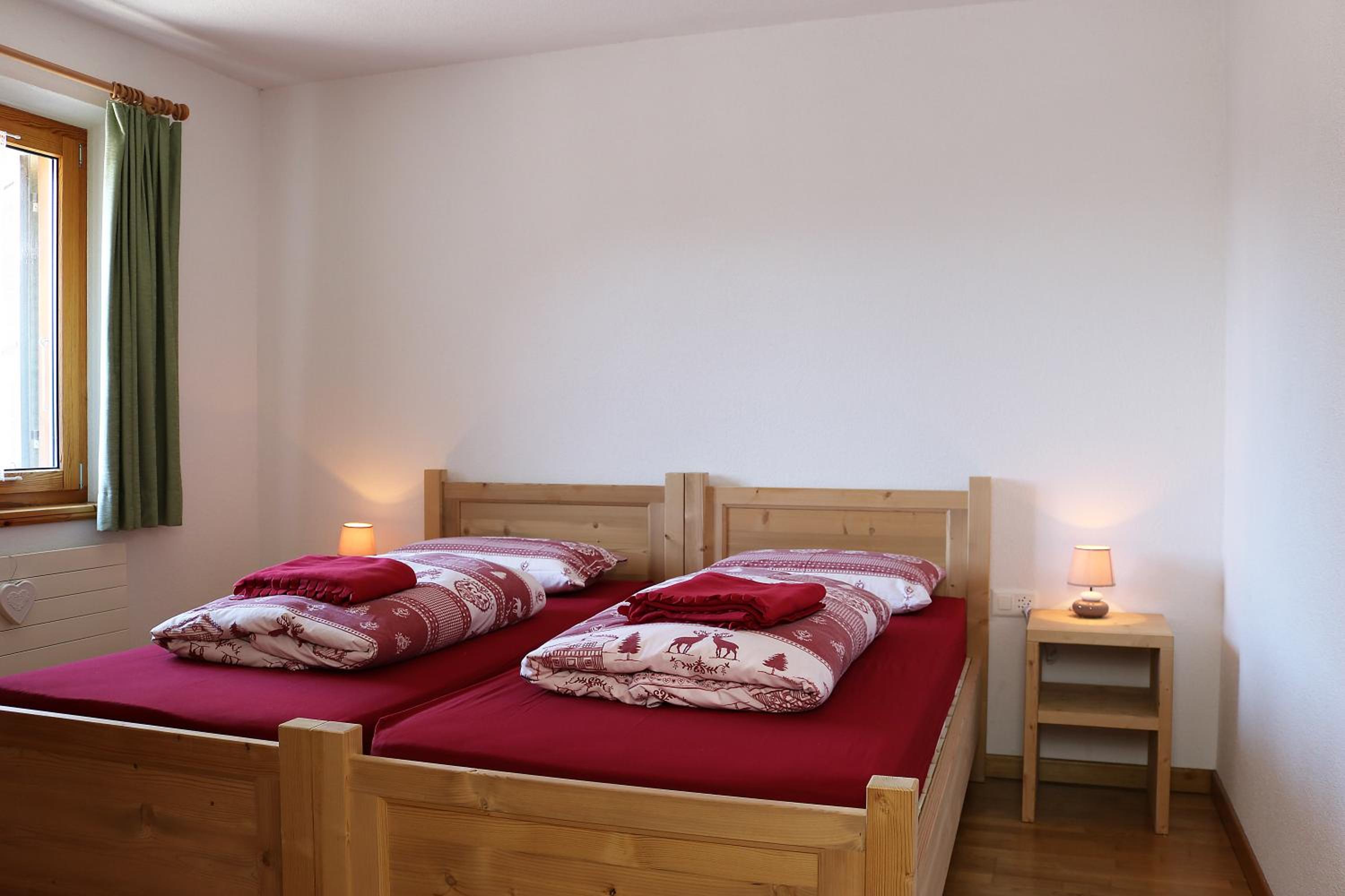 Twin Room with Private Bathroom - Photo 1