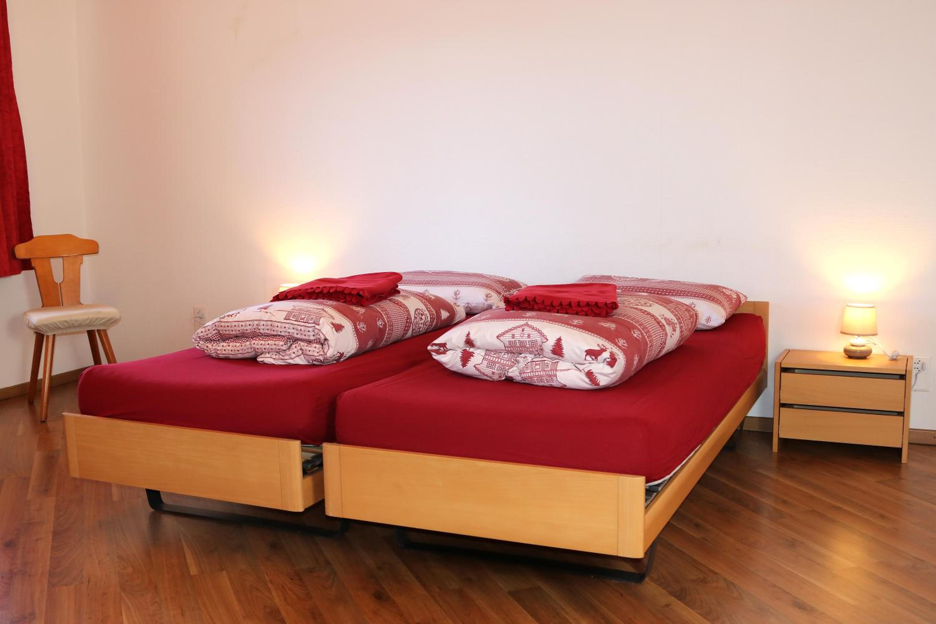 Quadruple Room with Private Bathroom - Photo 7