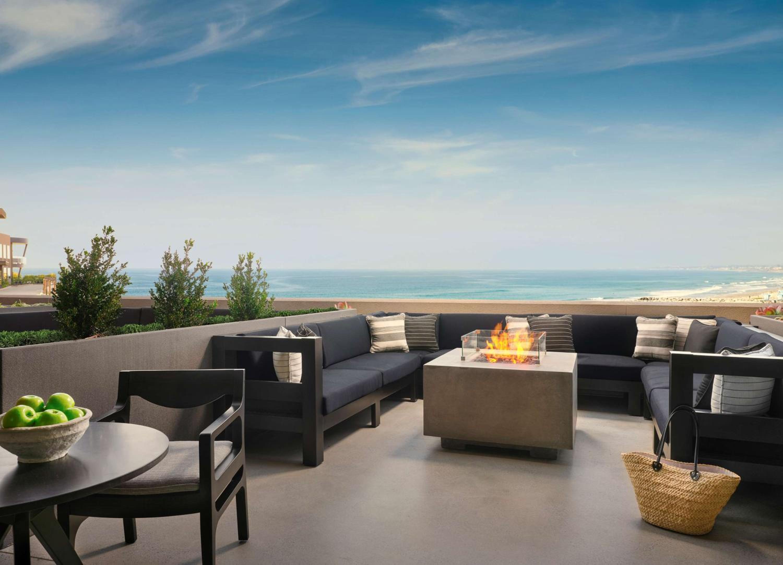 King Room with Firepit and Garden View - Photo 4