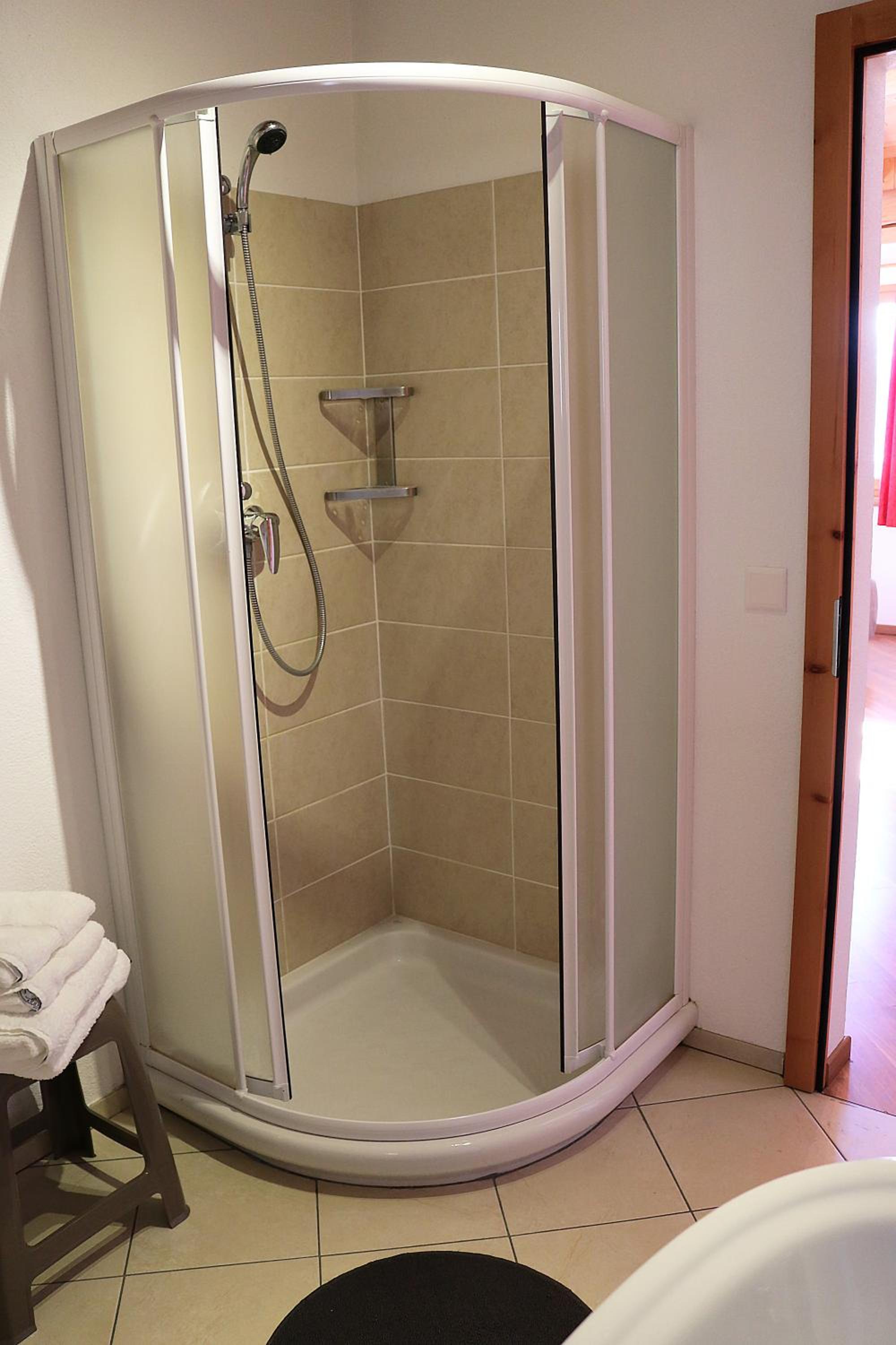 Family Room with Private Bathroom - Photo 4
