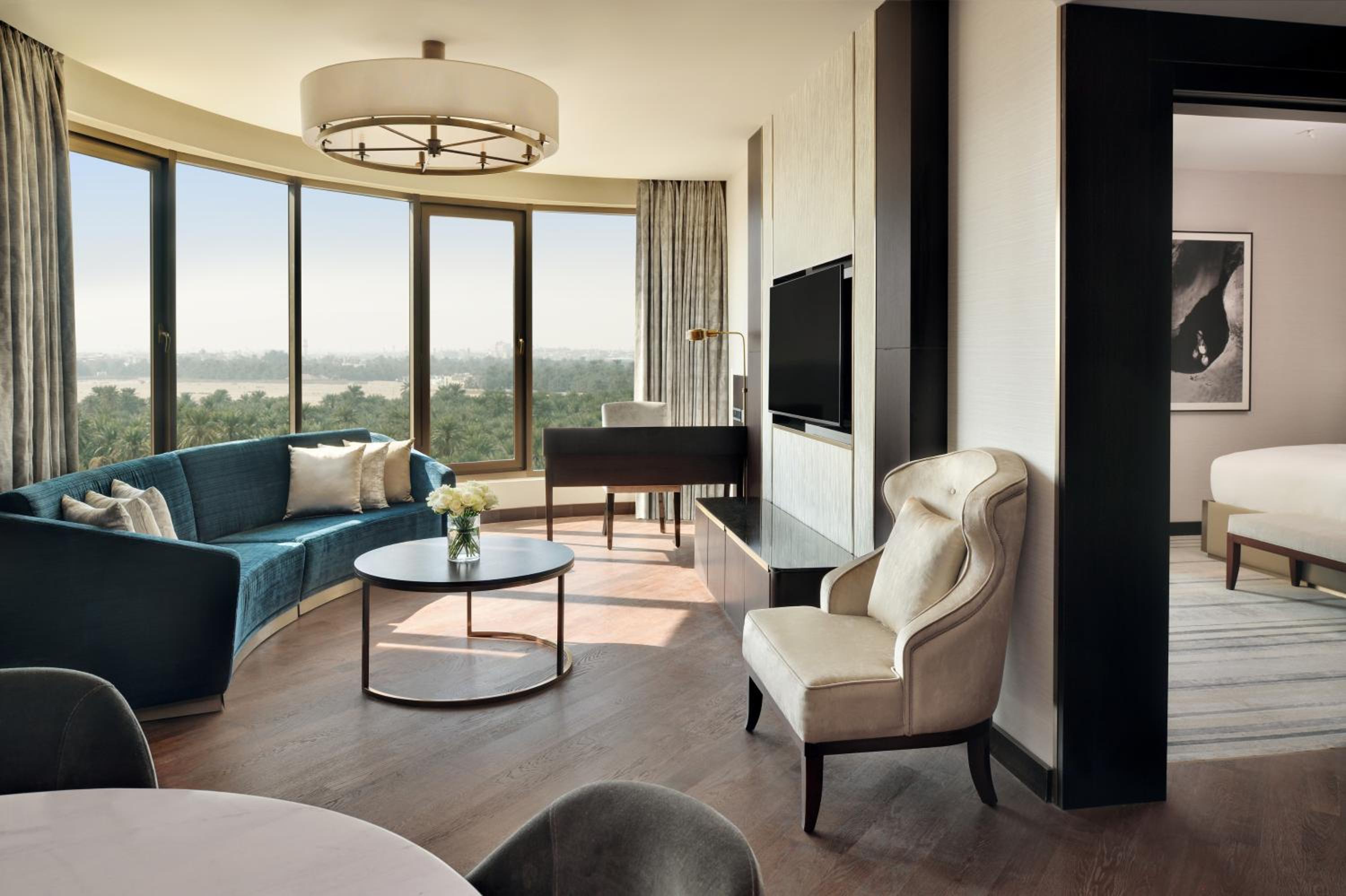 Executive Suite - Photo 1