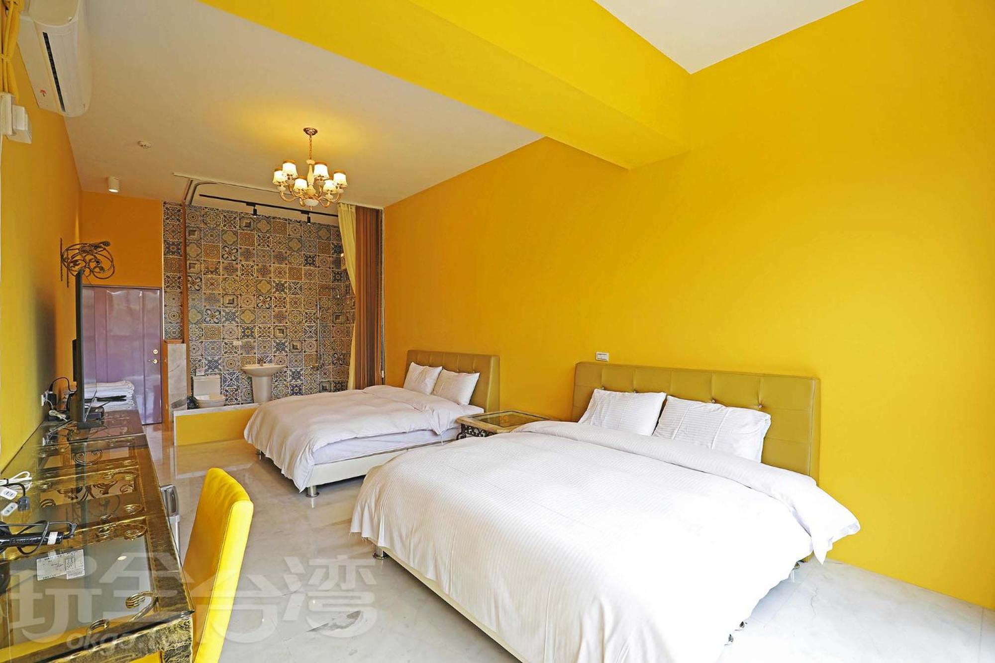 Quadruple Room with Mountain View photo 2