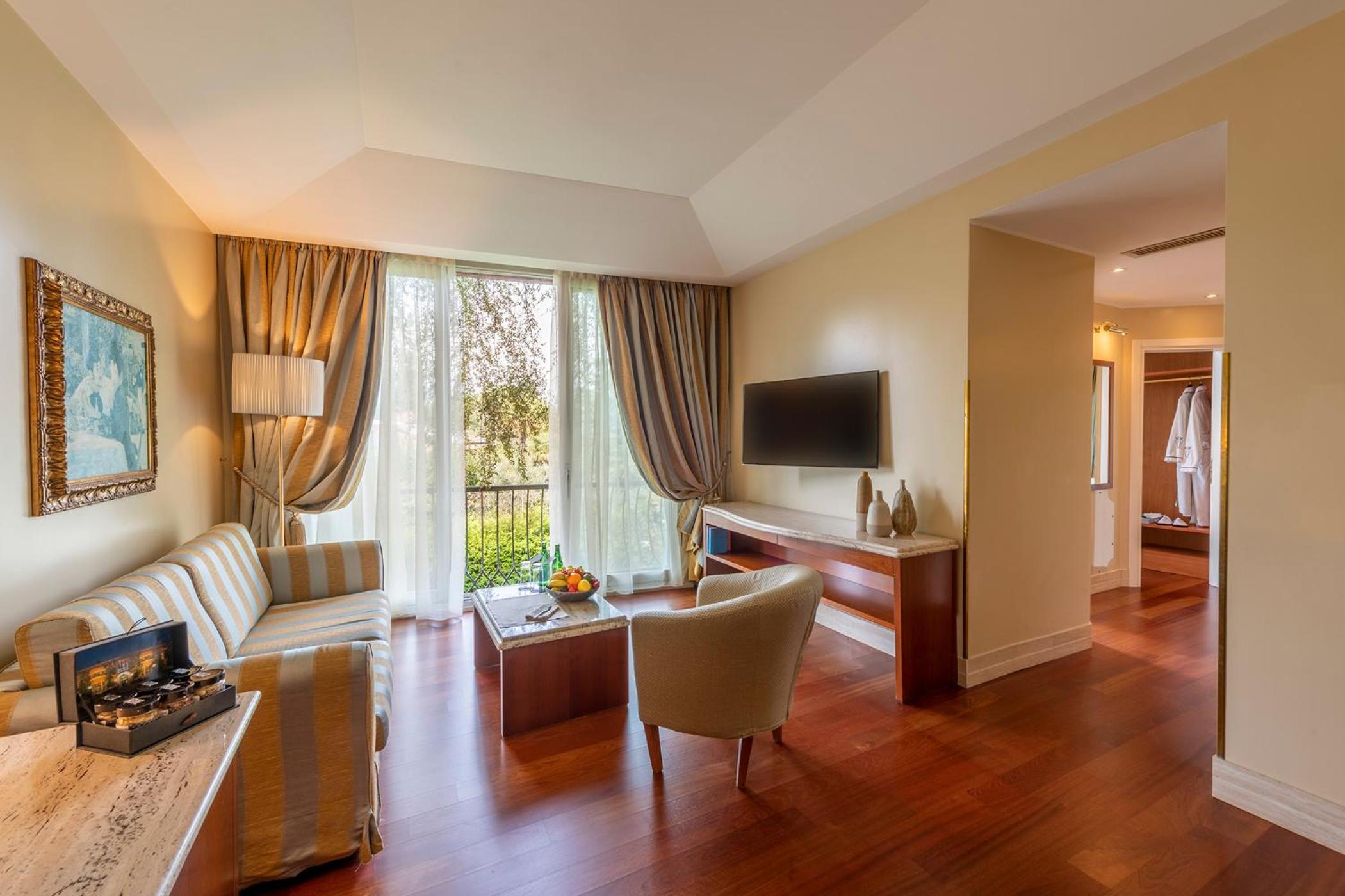 Princess Garden Suite with Private Spa Access - Photo 5