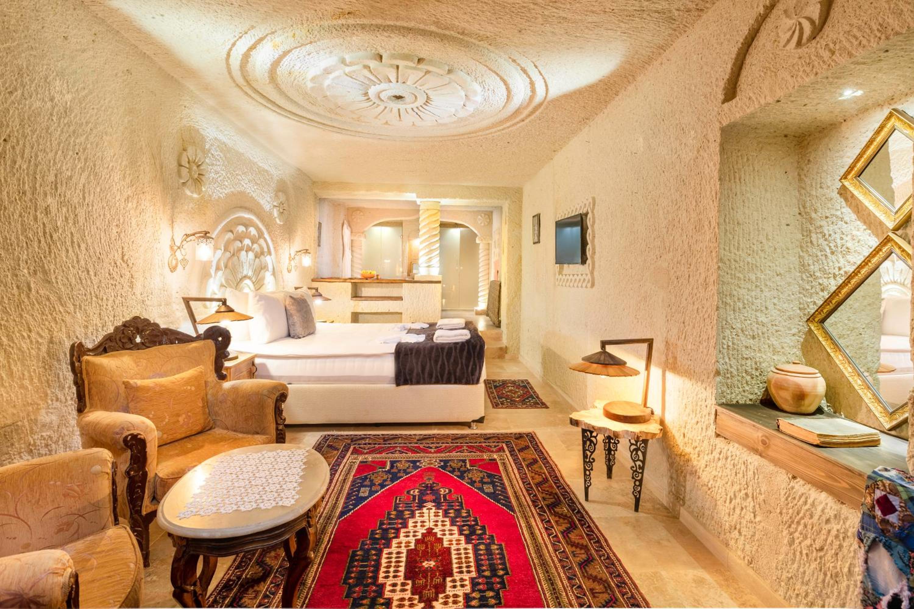 Deluxe Suite - Photo 1