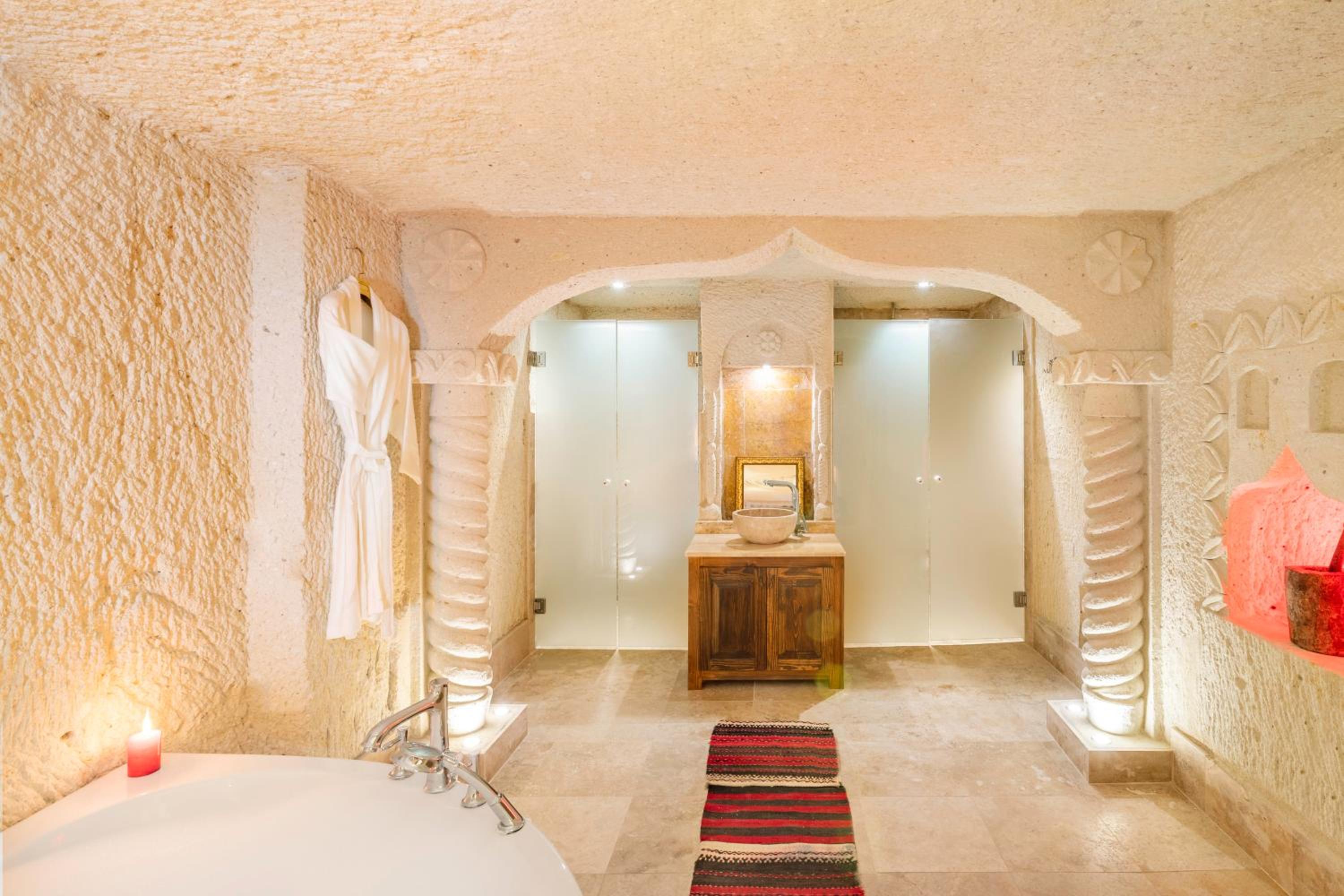 Deluxe Suite - Photo 2