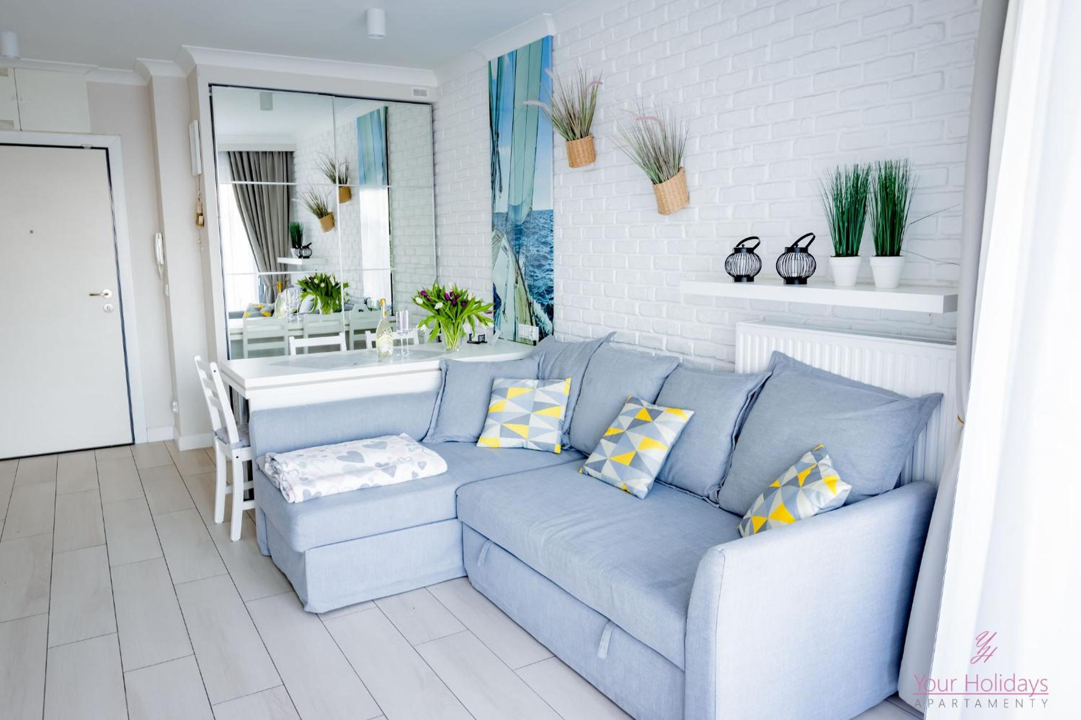 Apartment with Balcony photo 3
