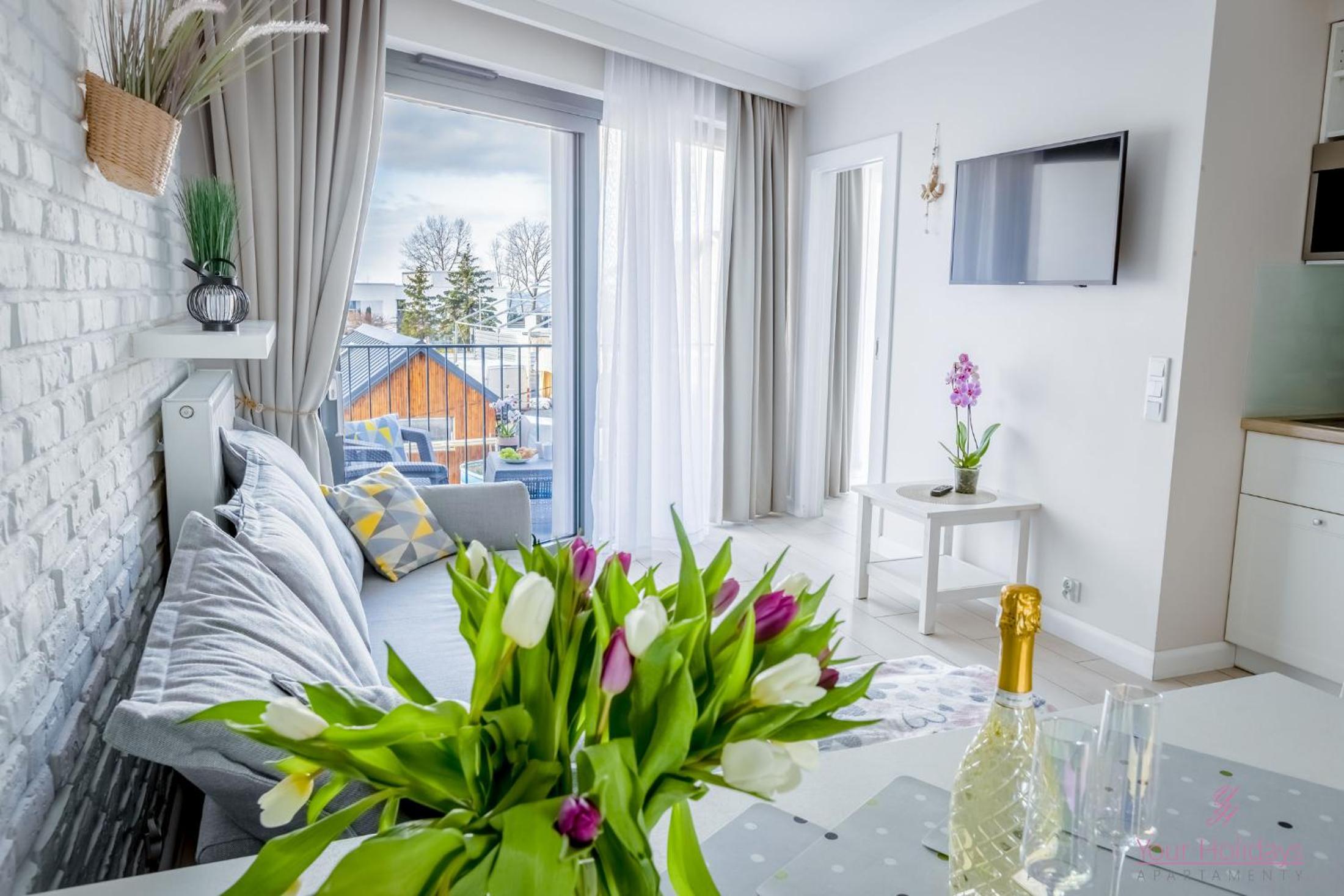 Apartment with Balcony photo 1