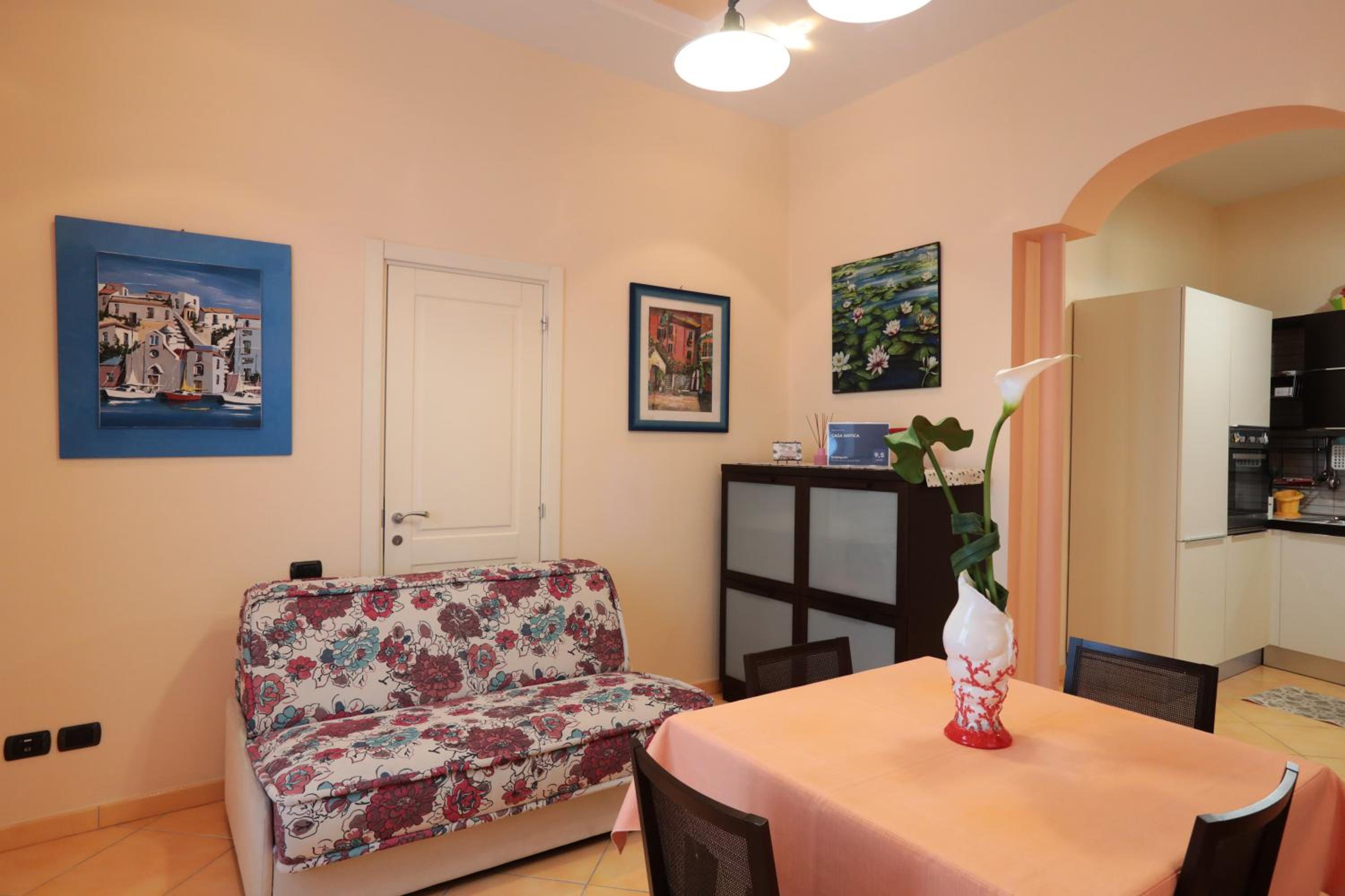 One-Bedroom House photo 1