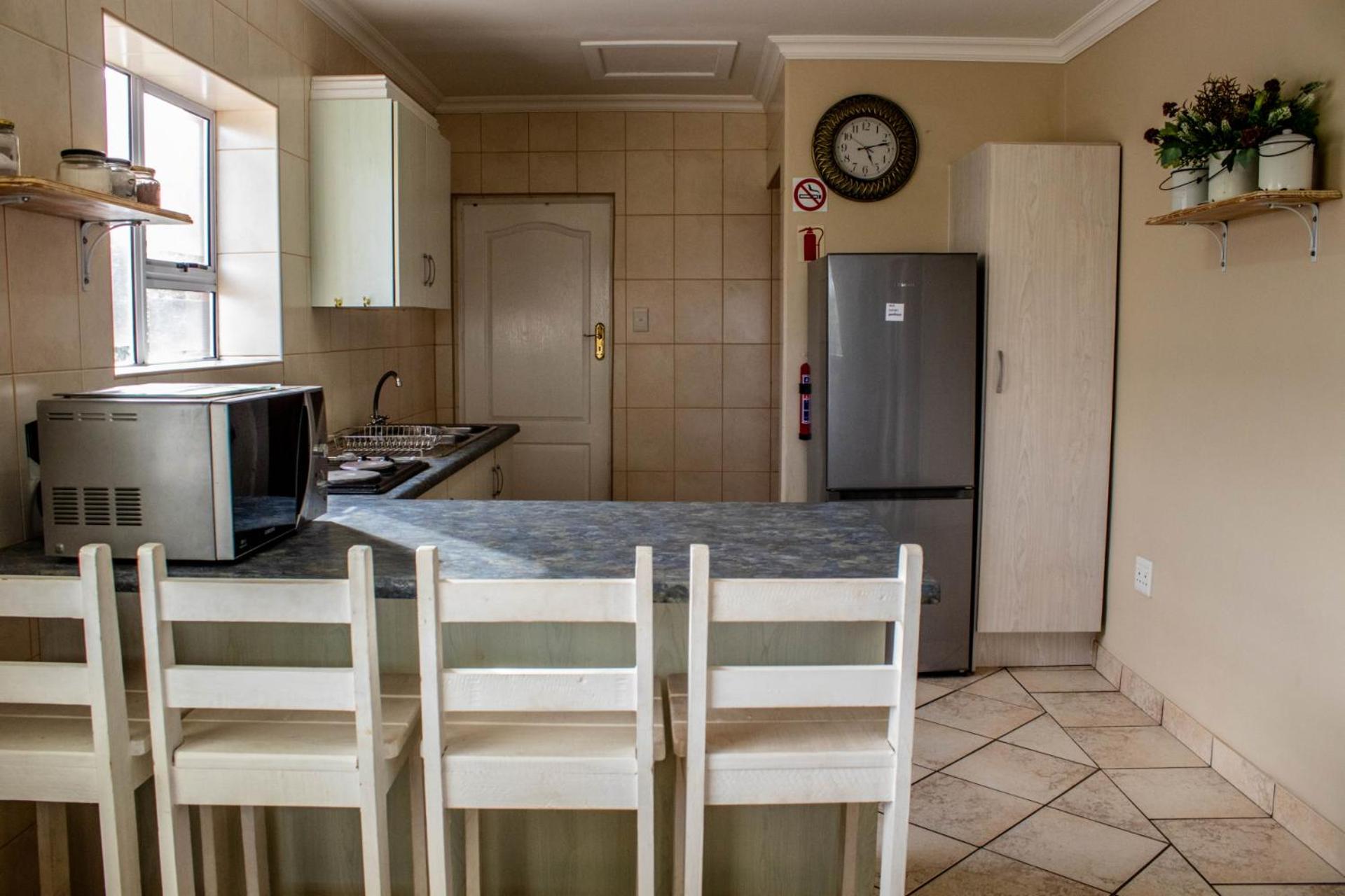 Two-Bedroom Apartment - Photo 11