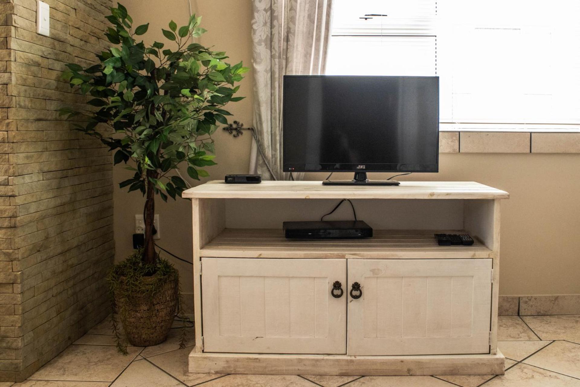 Two-Bedroom Apartment - Photo 9