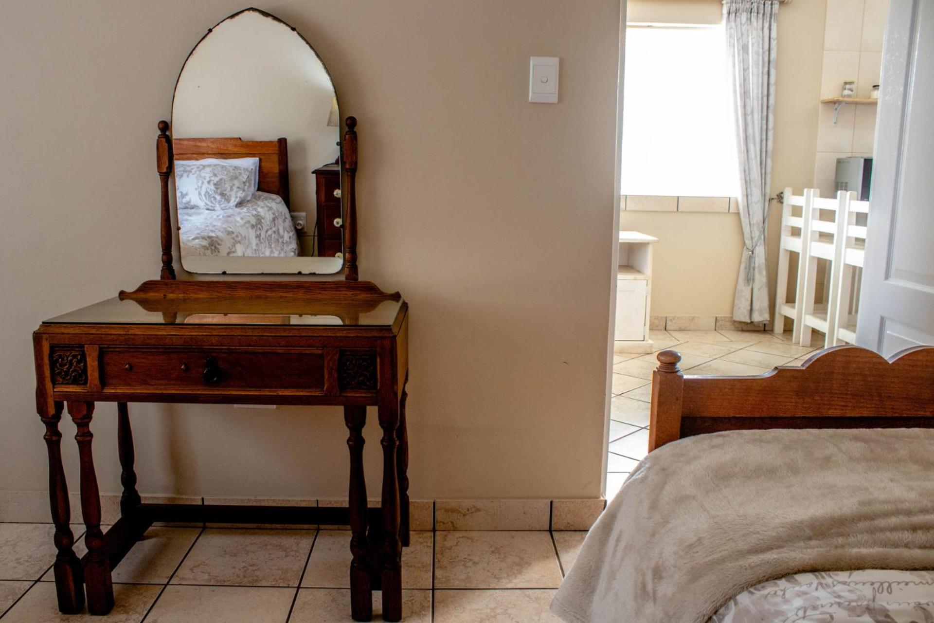 Two-Bedroom Apartment - Photo 14