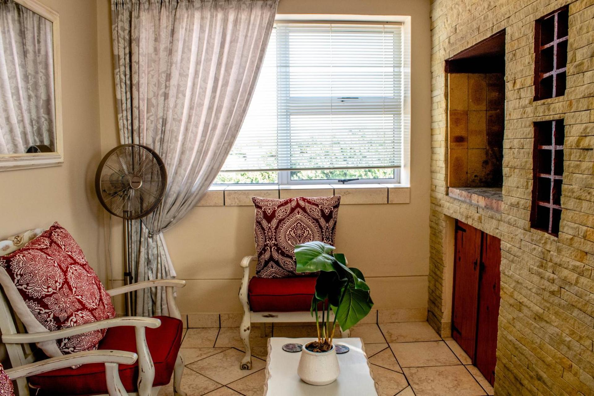 Two-Bedroom Apartment - Photo 7