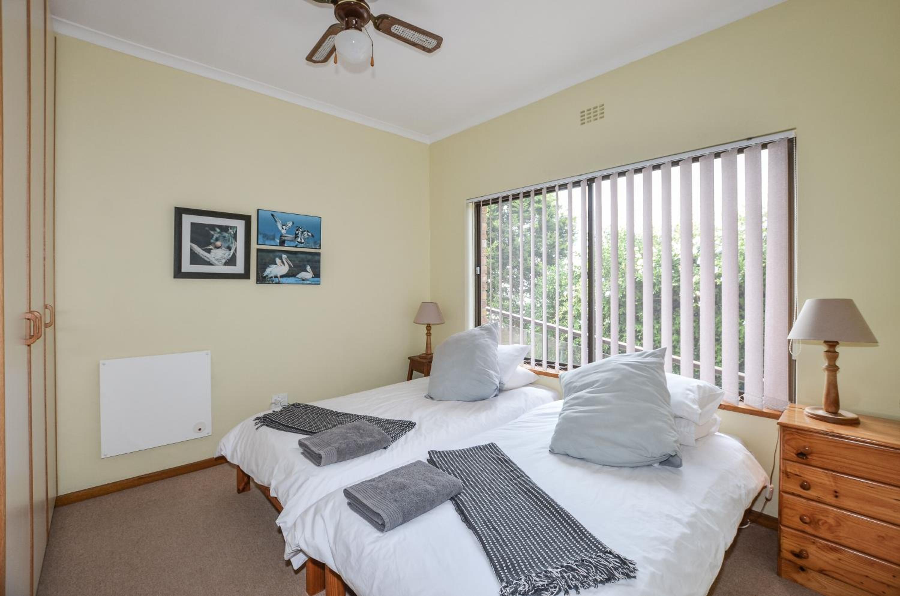 Three-Bedroom House photo 3