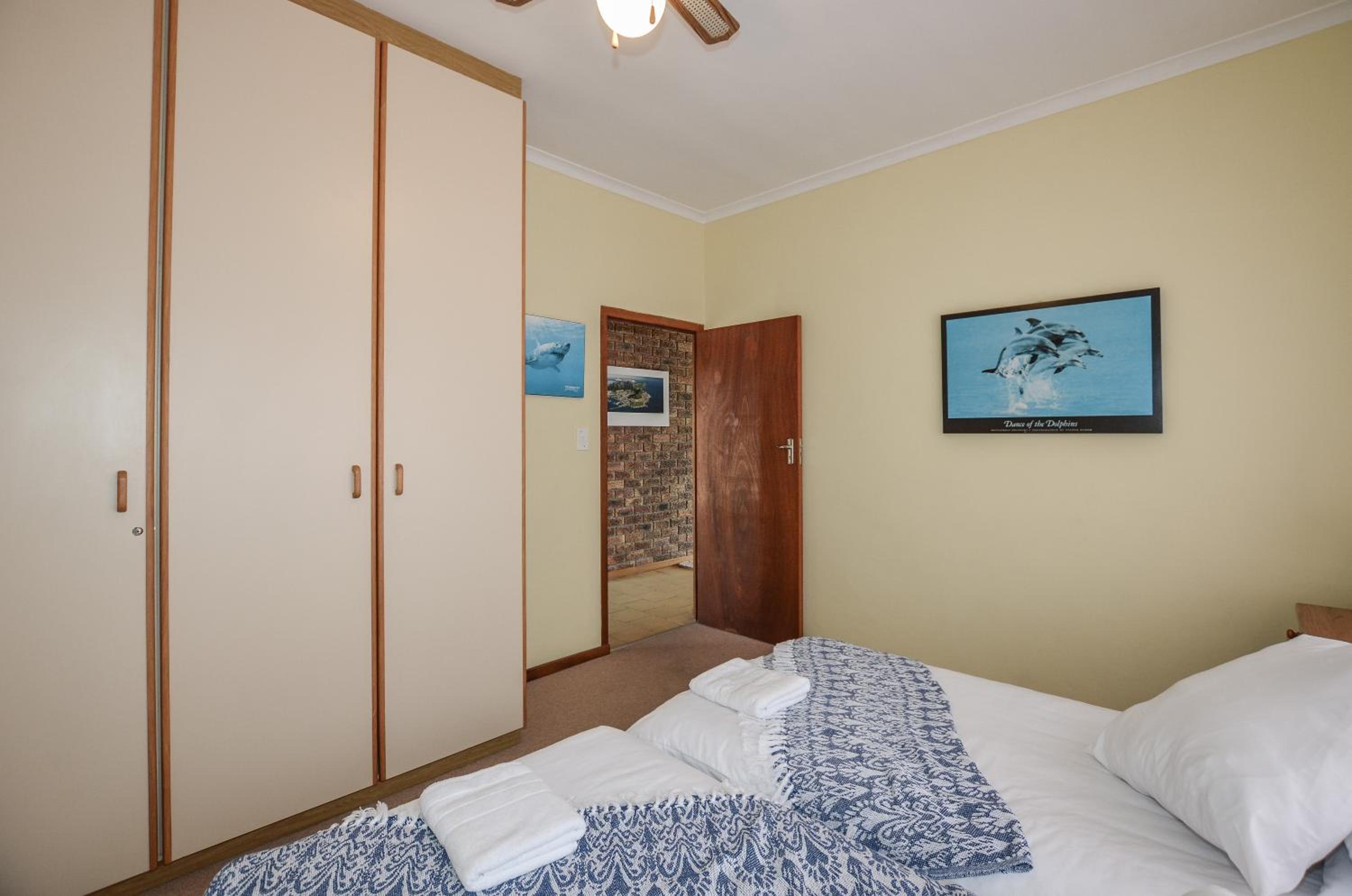 Three-Bedroom House photo 2