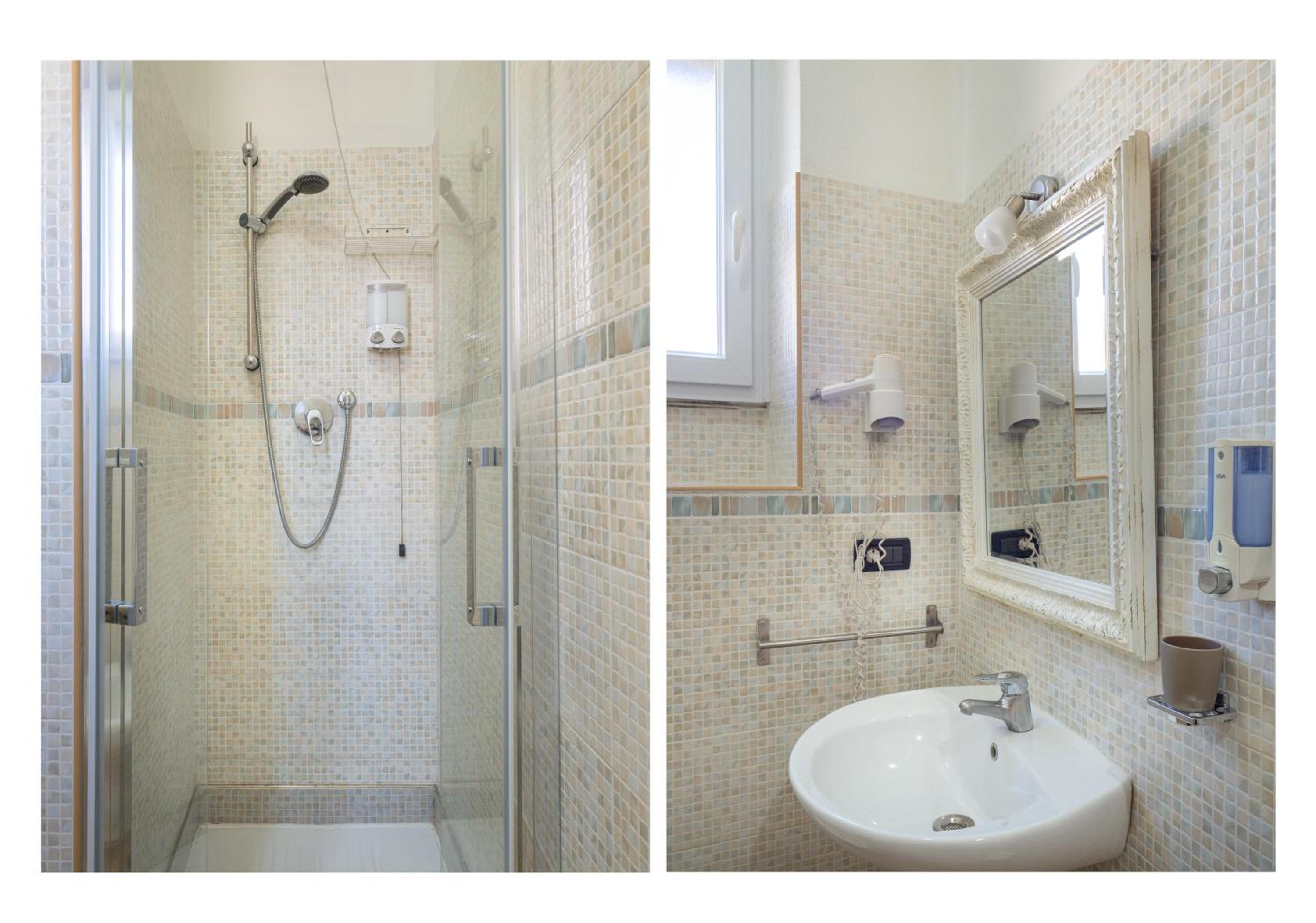 Double Room with Private Bathroom - Photo 20