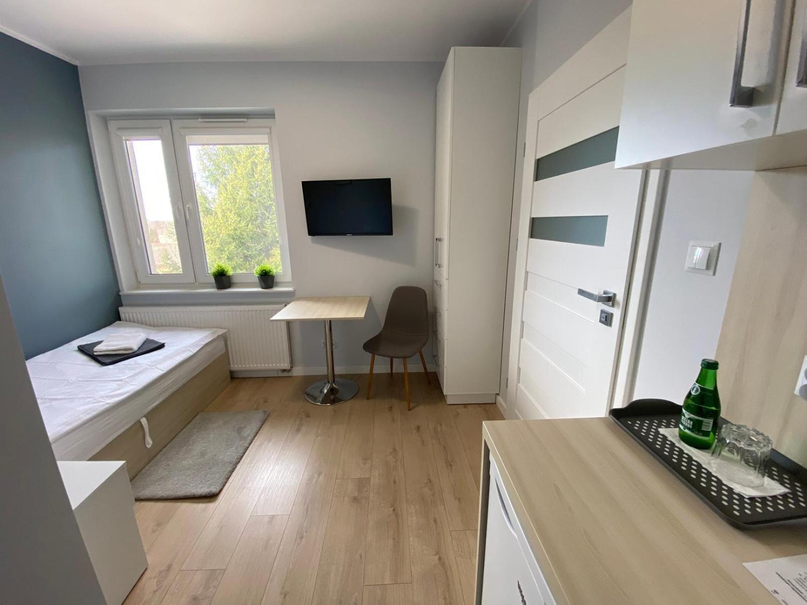 Single Room with Bathroom photo 1