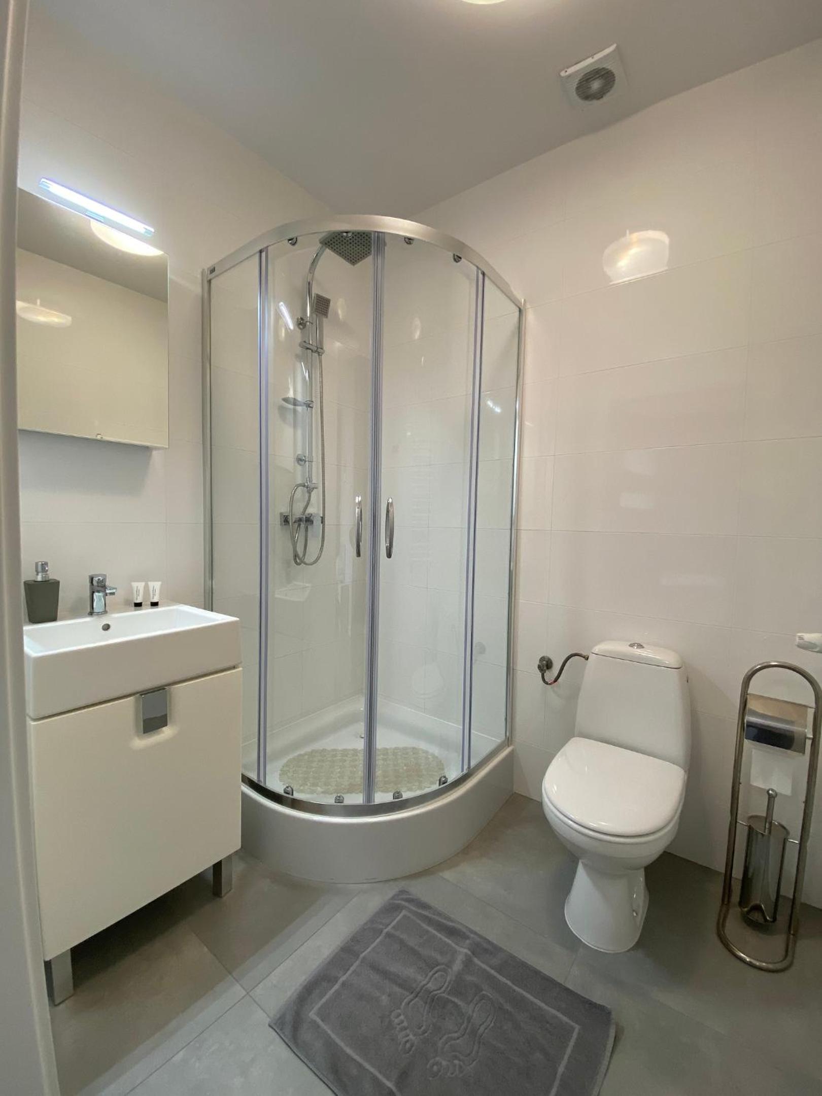 Single Room with Bathroom photo 3