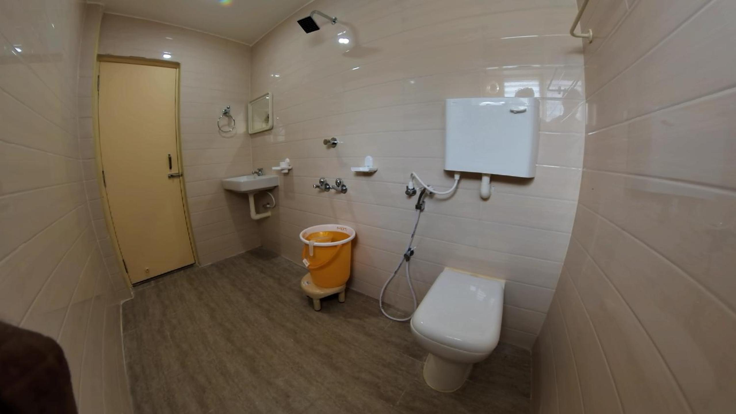 Deluxe Double Room - Photo 11