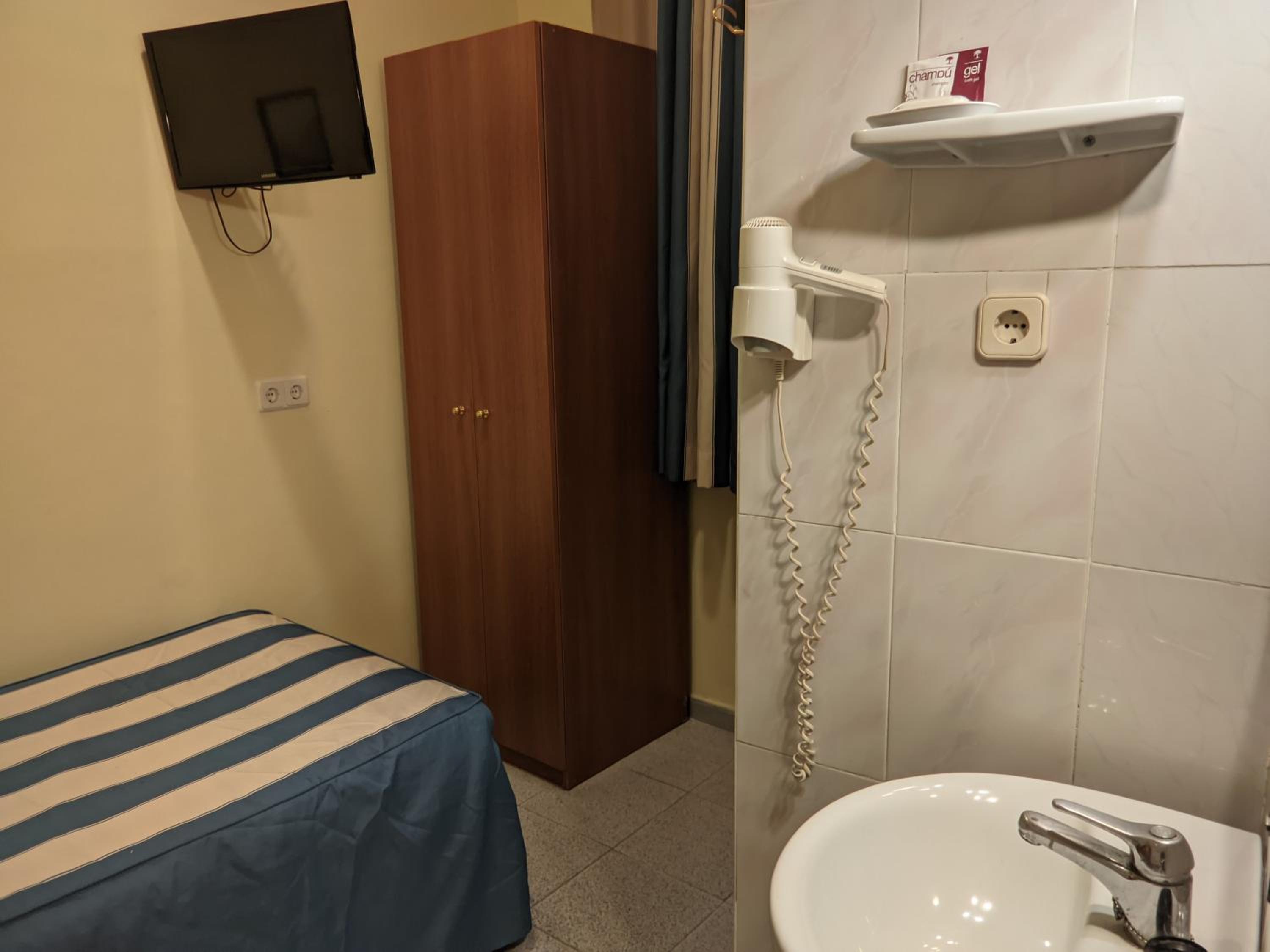 Economy Single Room photo 2